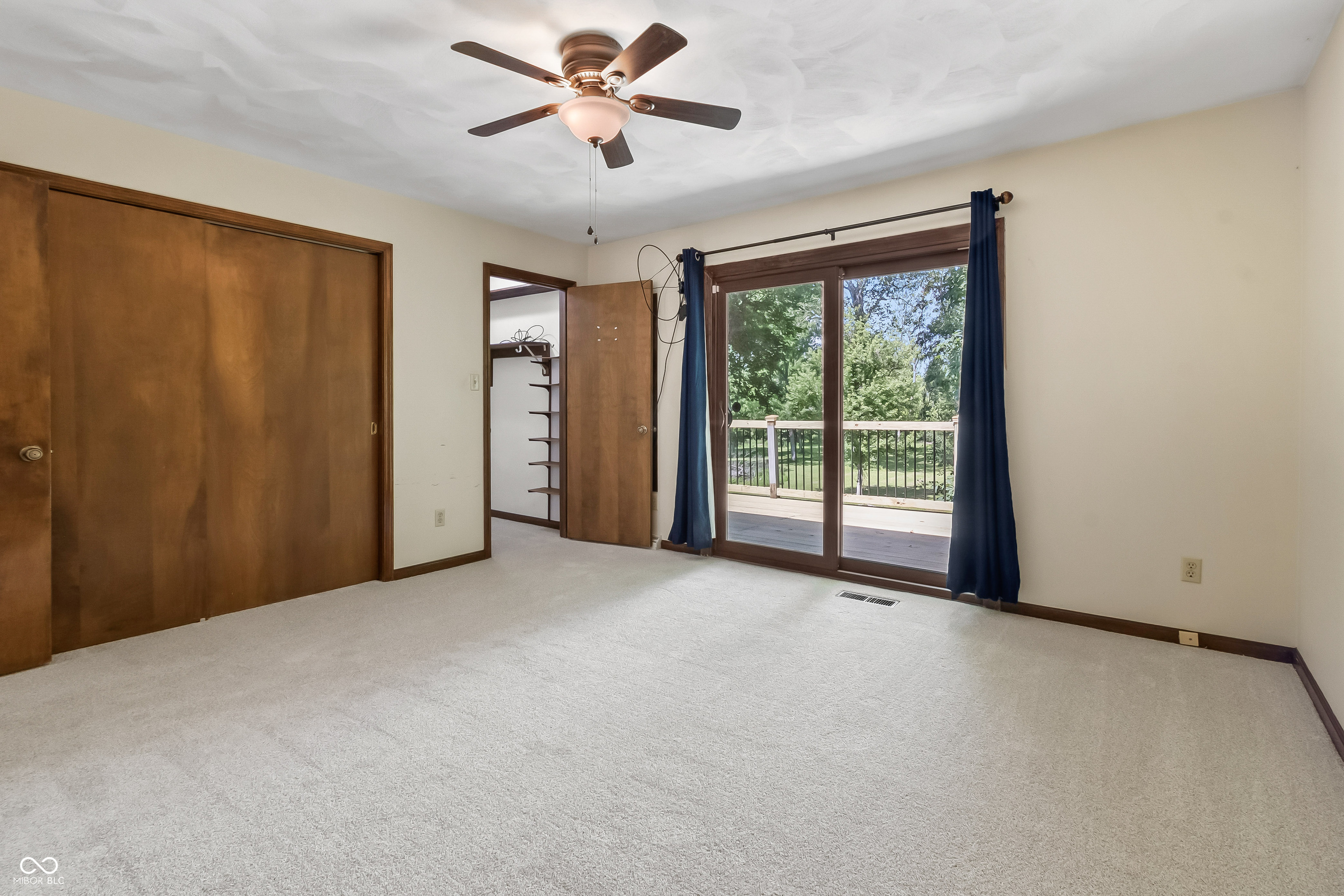 604 Oak Blvd W Drive