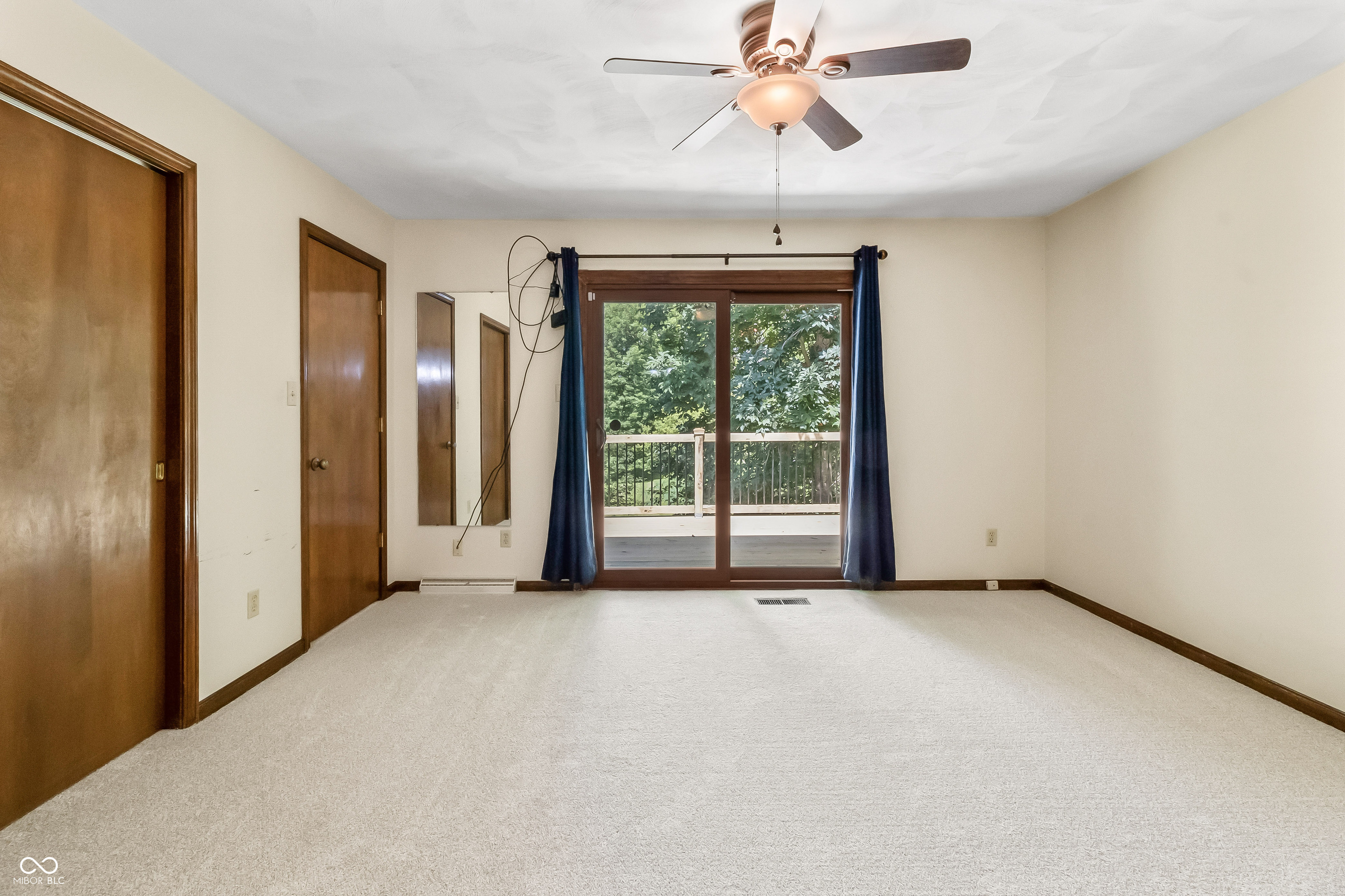 604 Oak Blvd W Drive