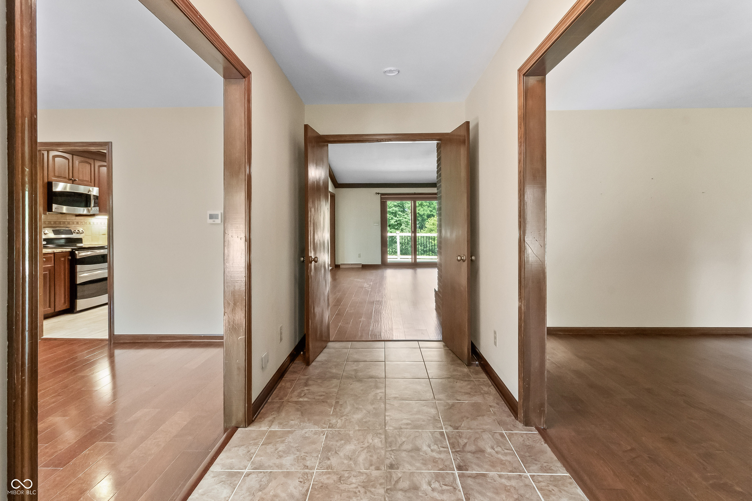 604 Oak Blvd W Drive