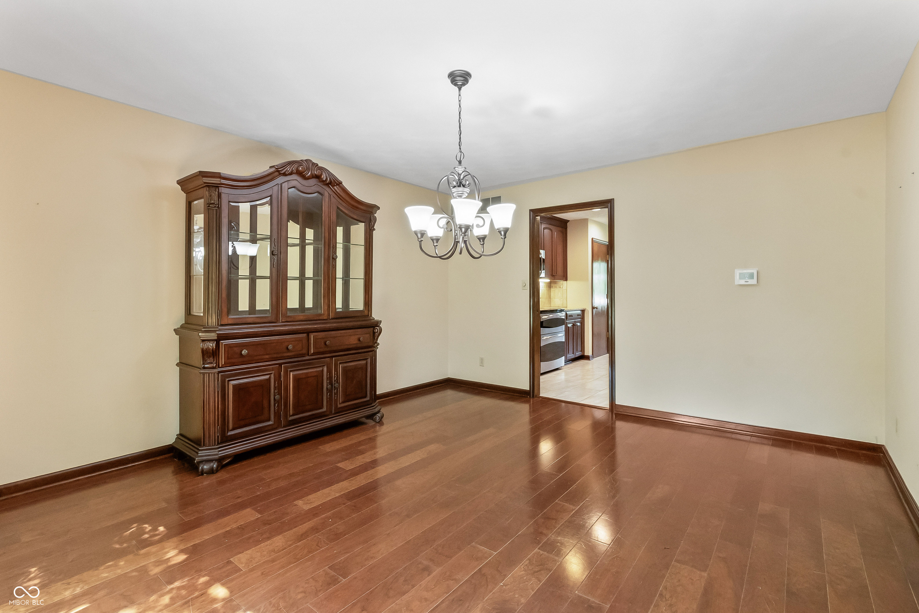 604 Oak Blvd W Drive