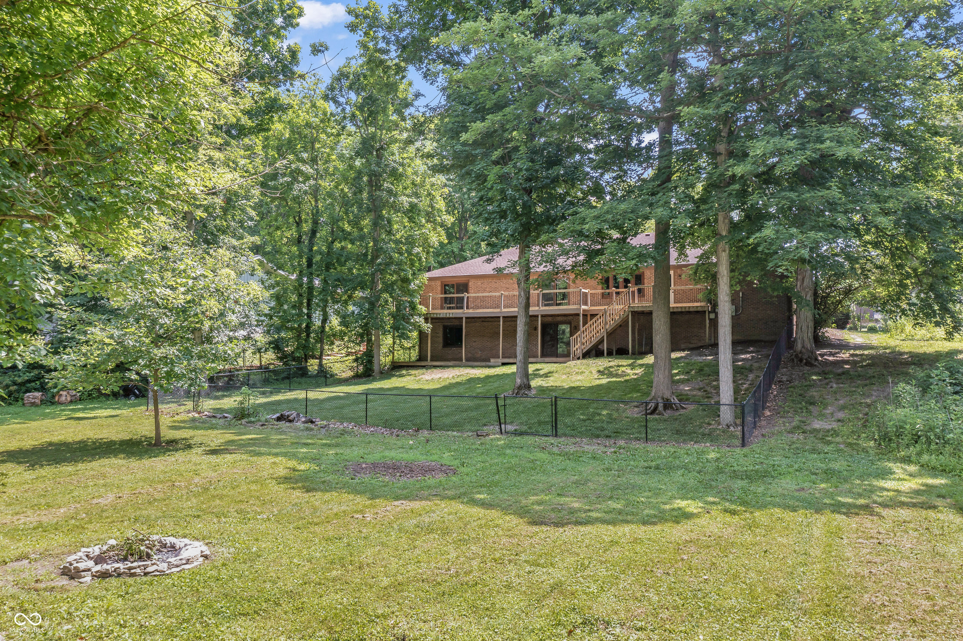 604 Oak Blvd W Drive