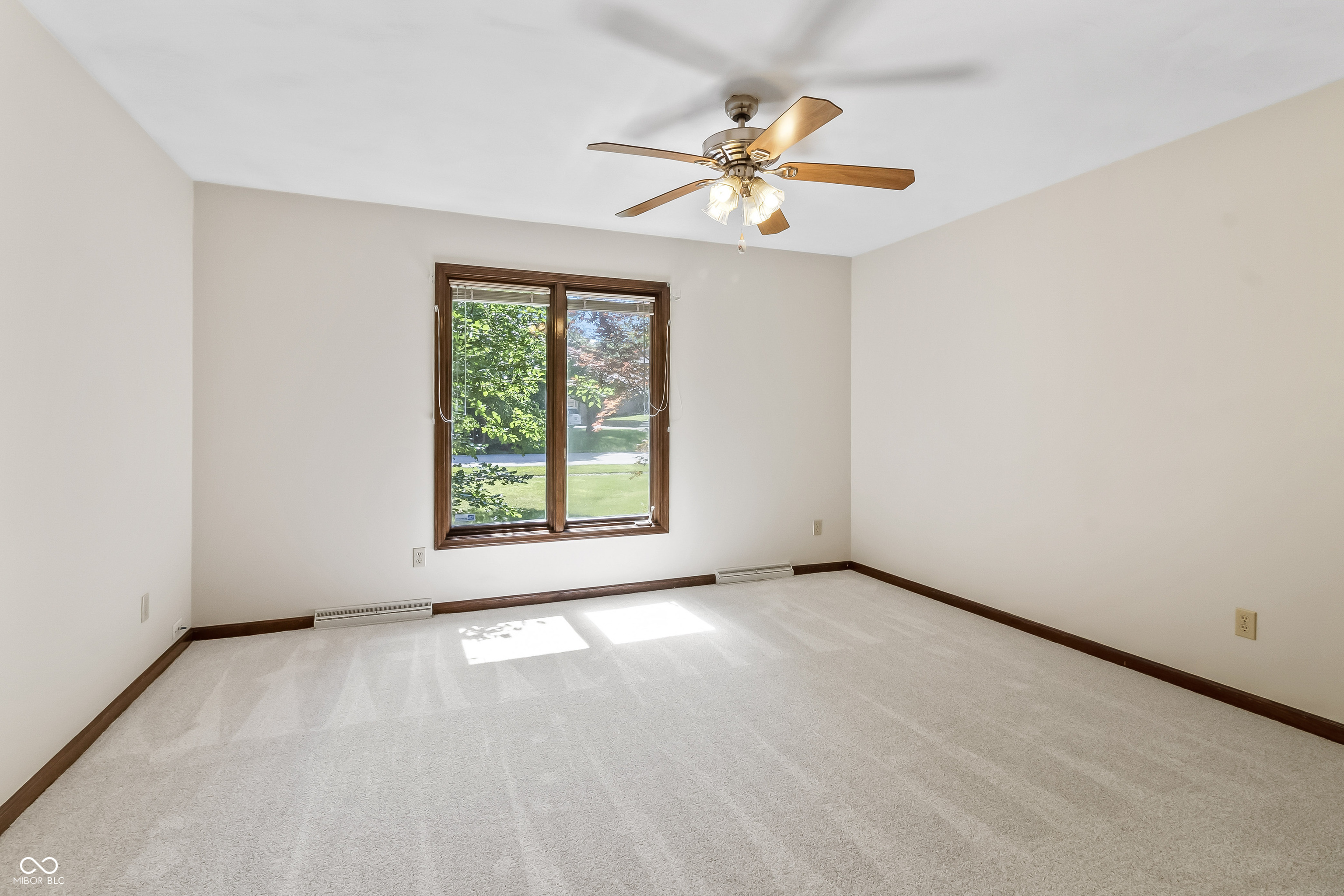 604 Oak Blvd W Drive
