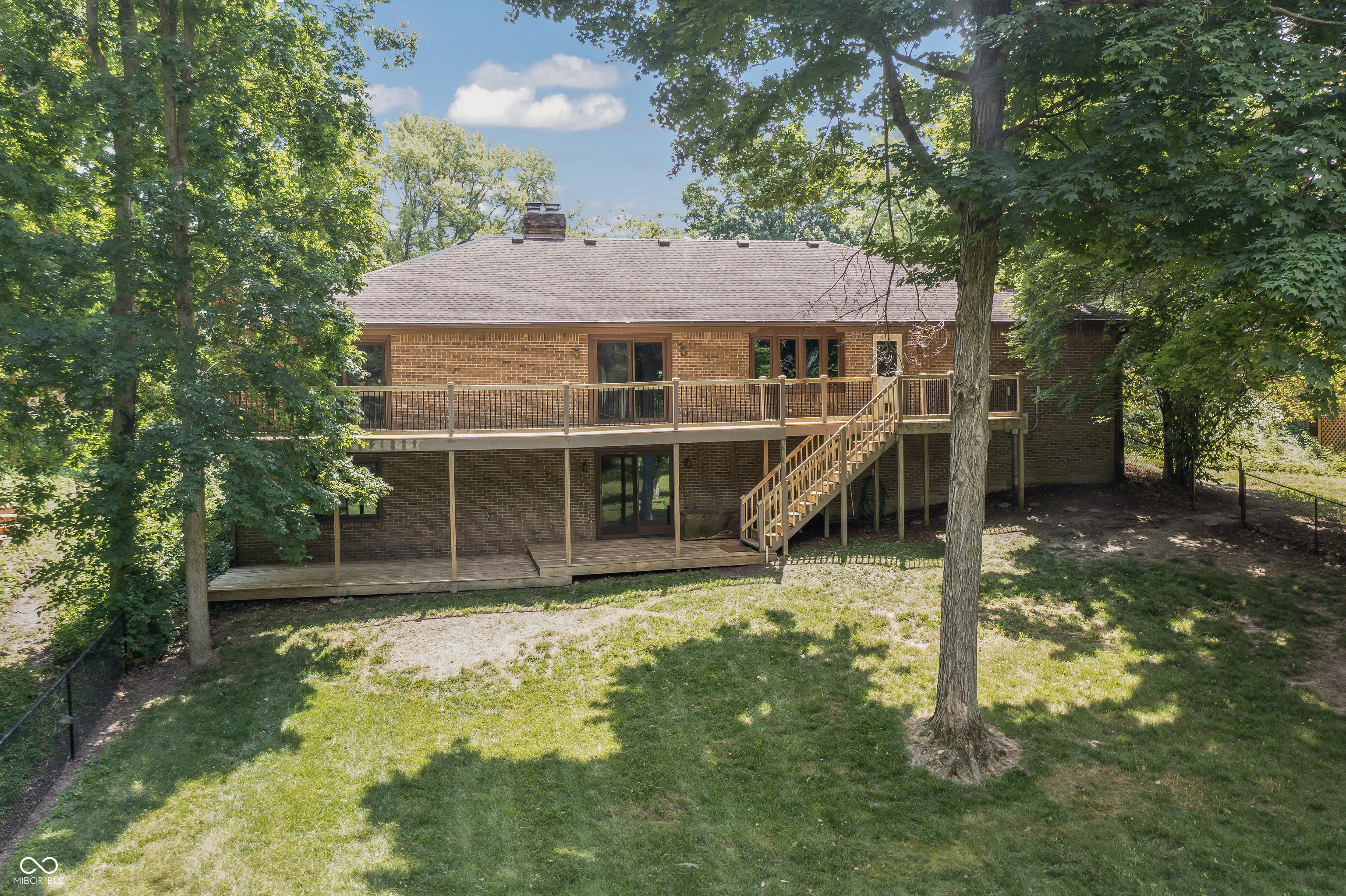 604 Oak Blvd W Drive