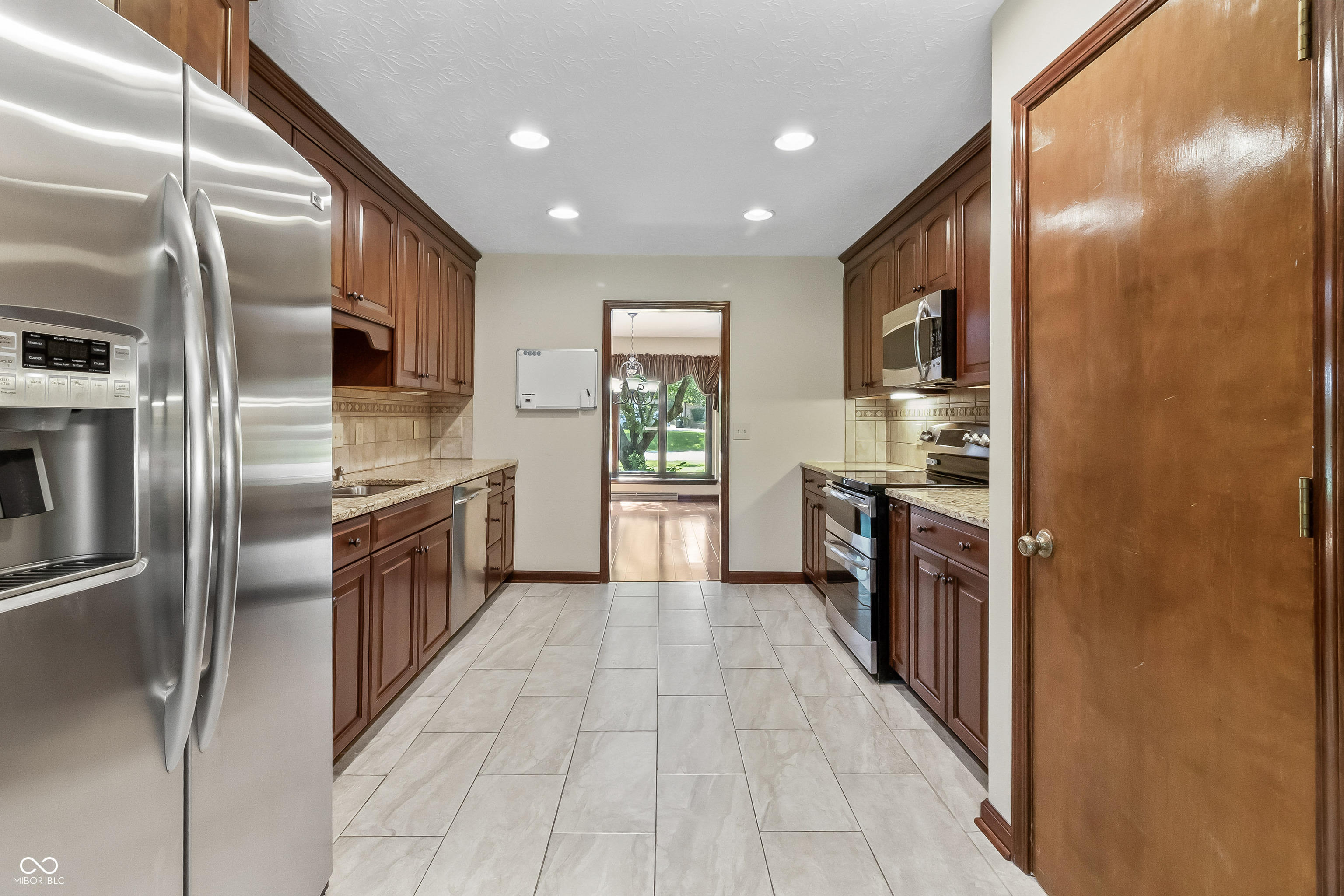 604 Oak Blvd W Drive
