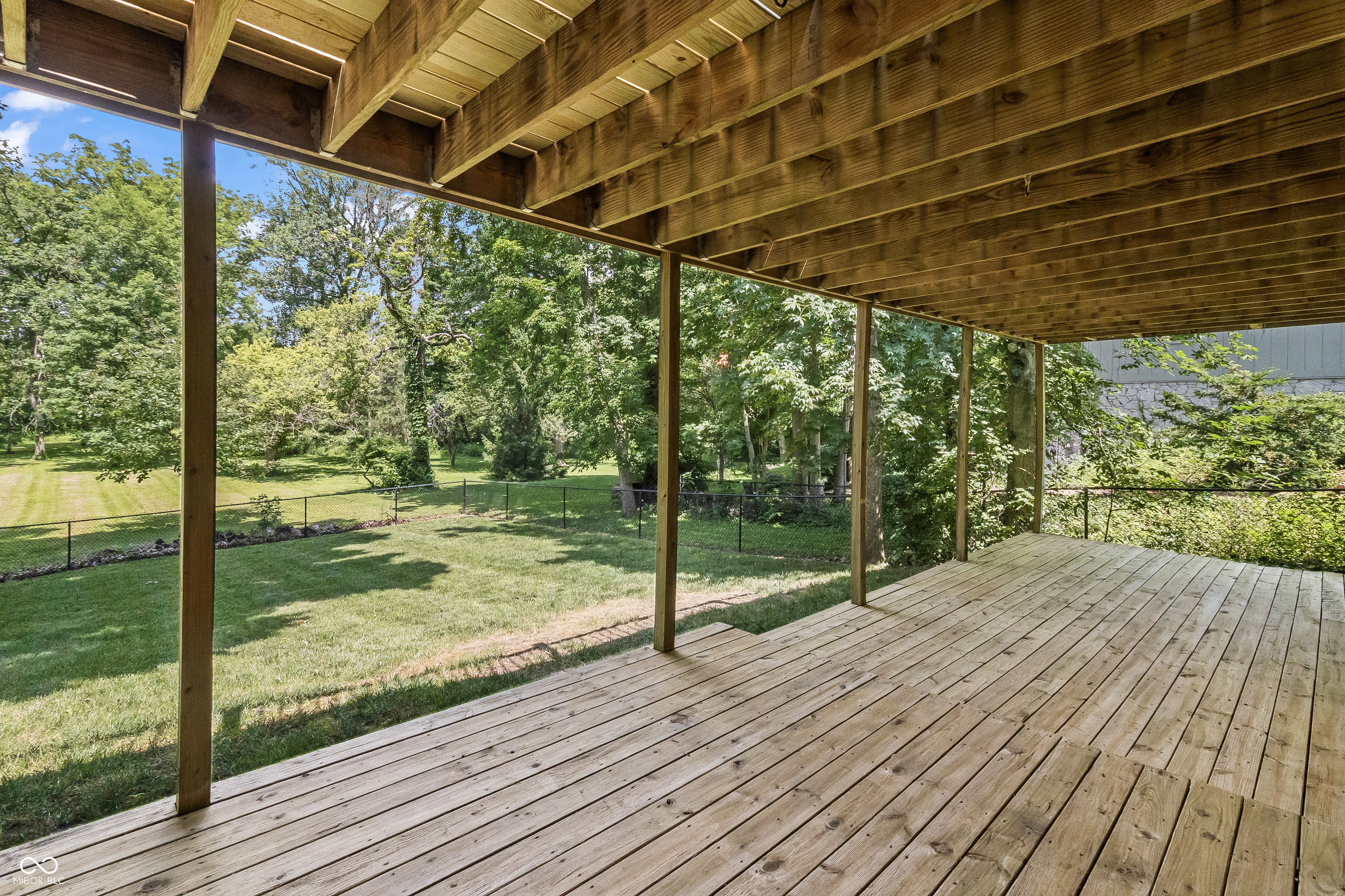 604 Oak Blvd W Drive
