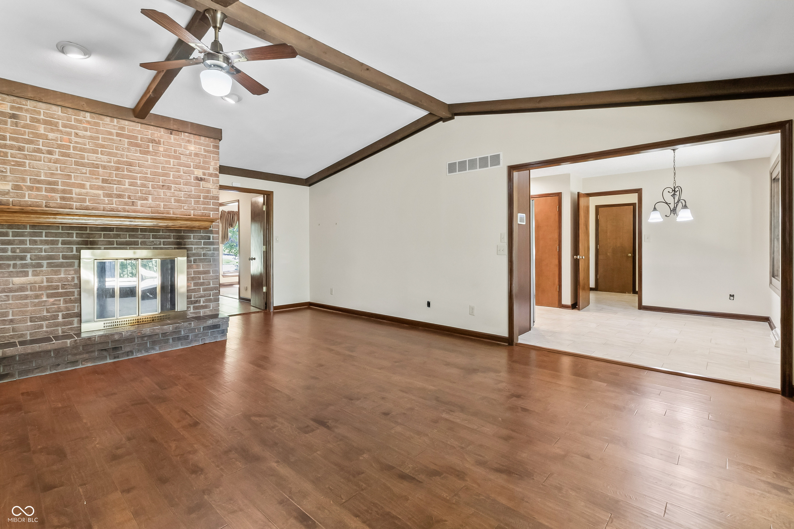 604 Oak Blvd W Drive