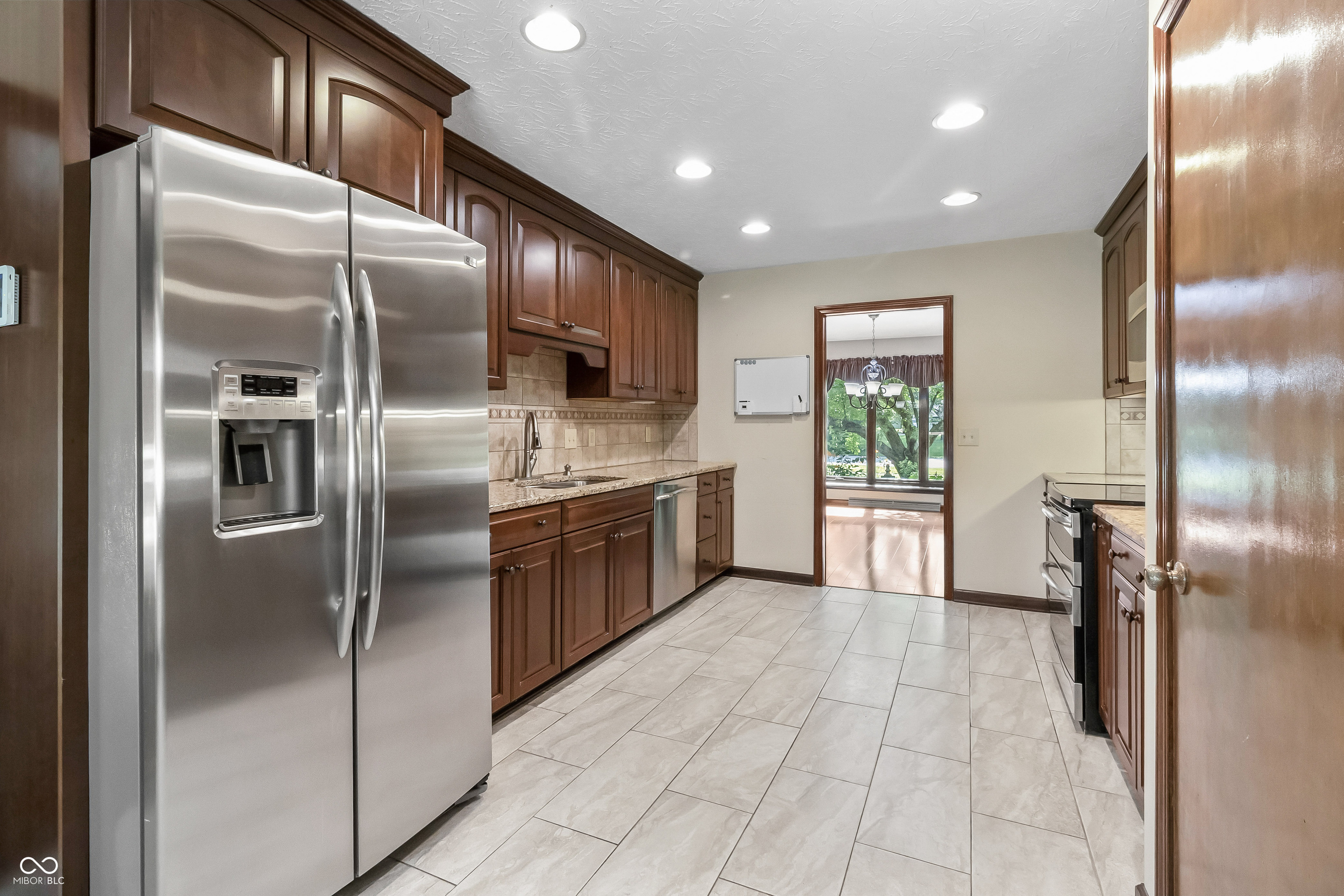 604 Oak Blvd W Drive