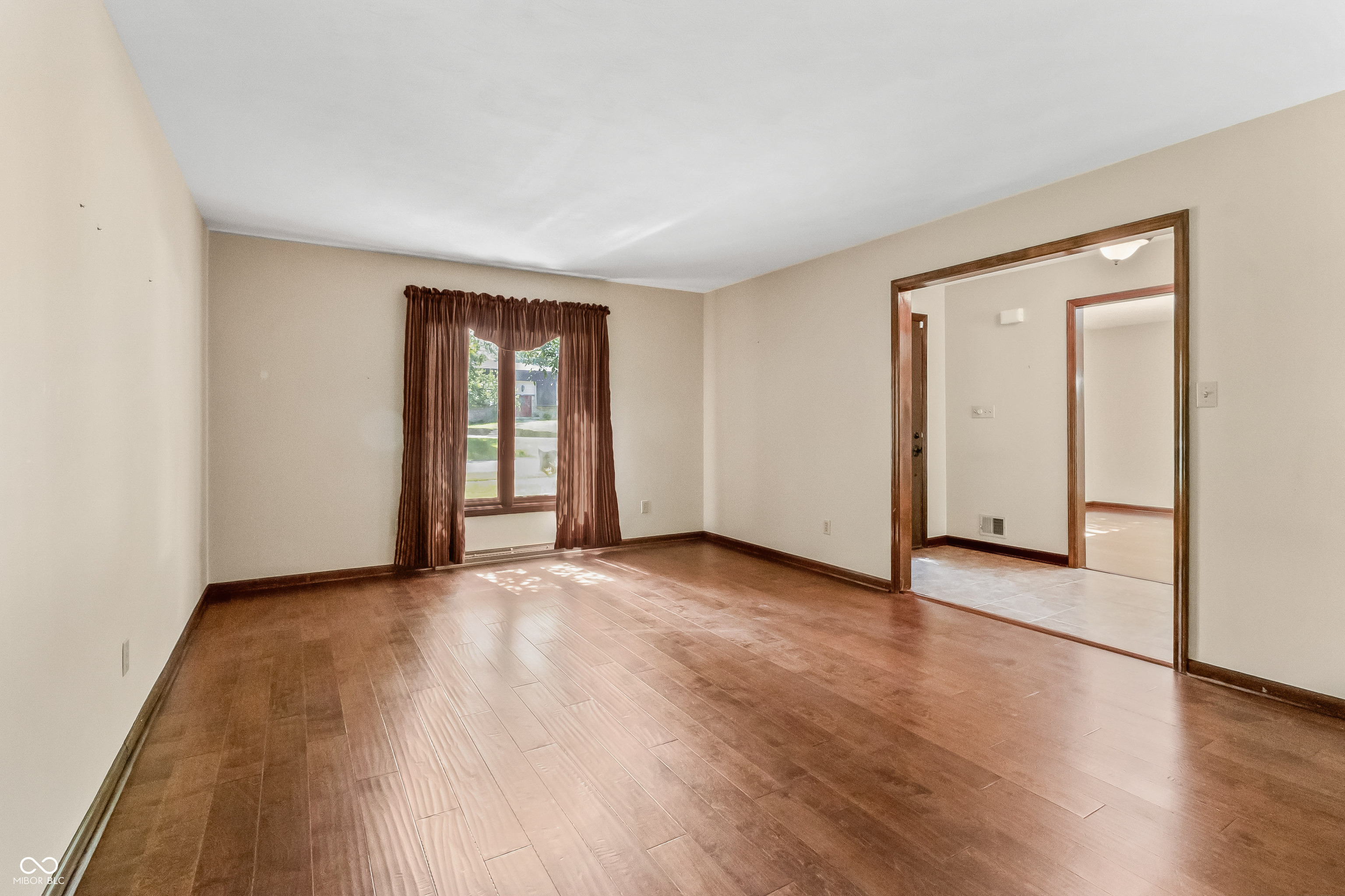 604 Oak Blvd W Drive