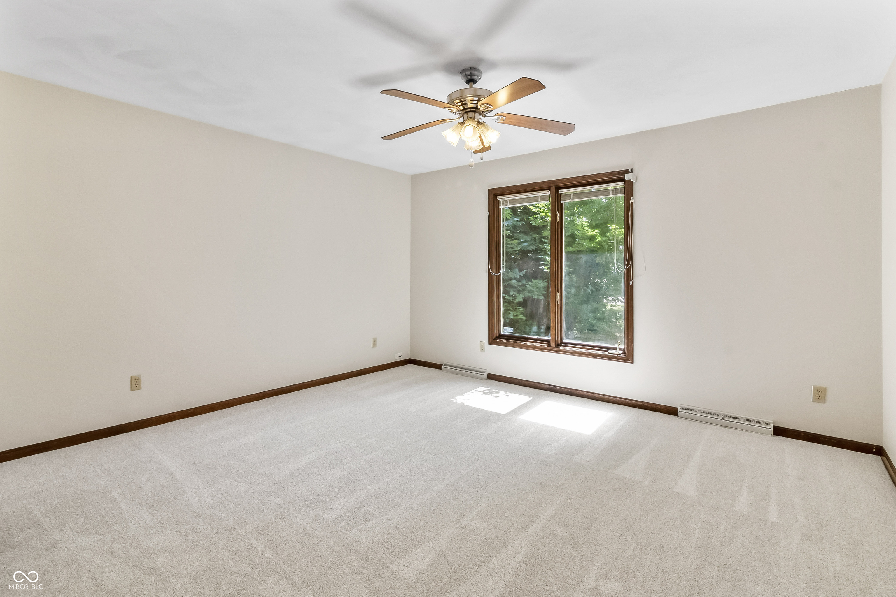 604 Oak Blvd W Drive