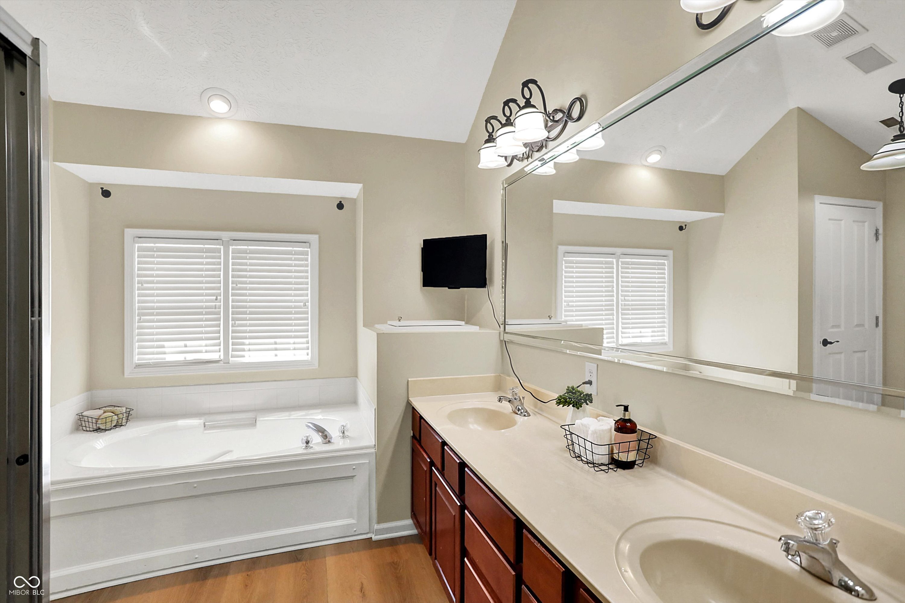 4279 Redwood Court