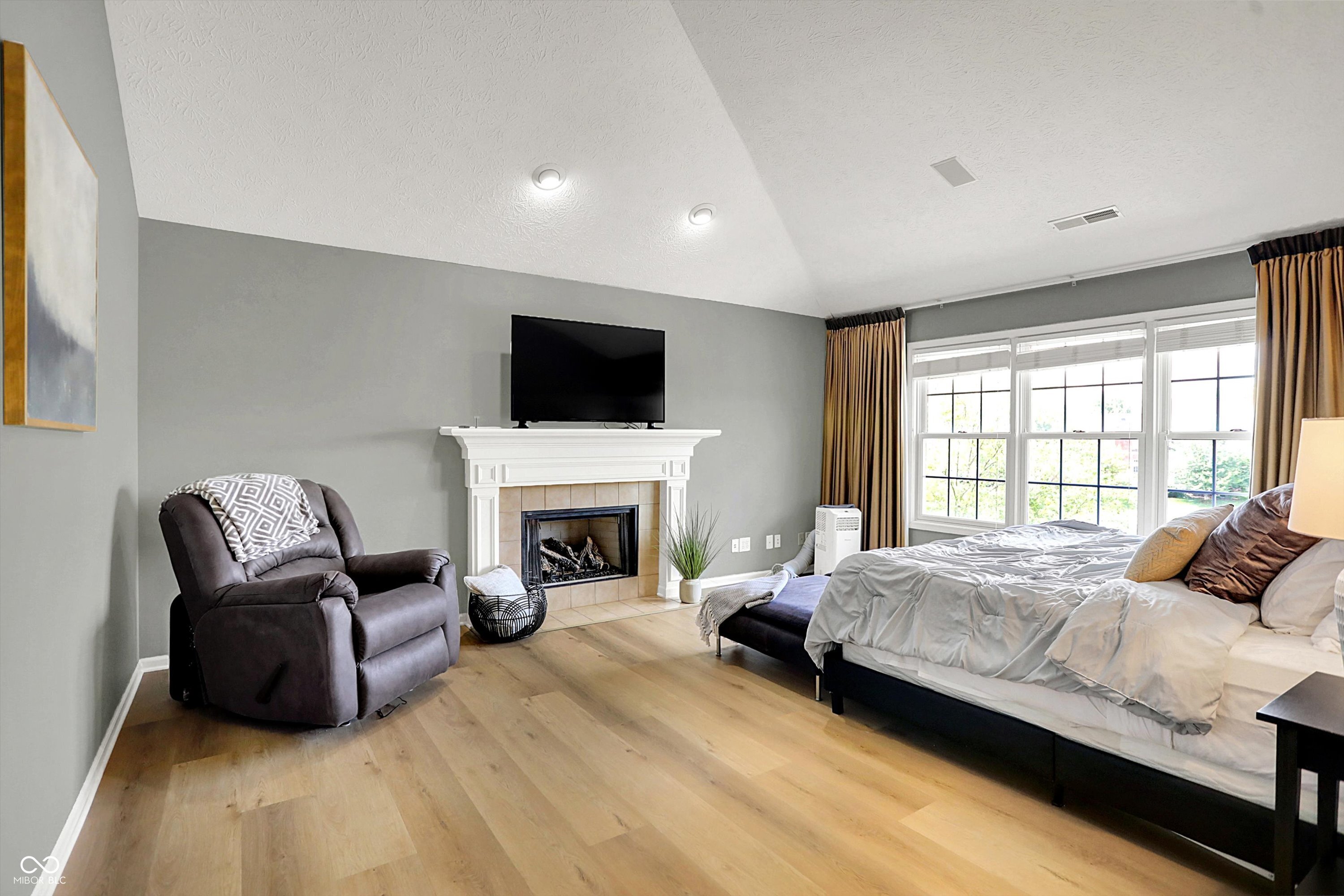 4279 Redwood Court