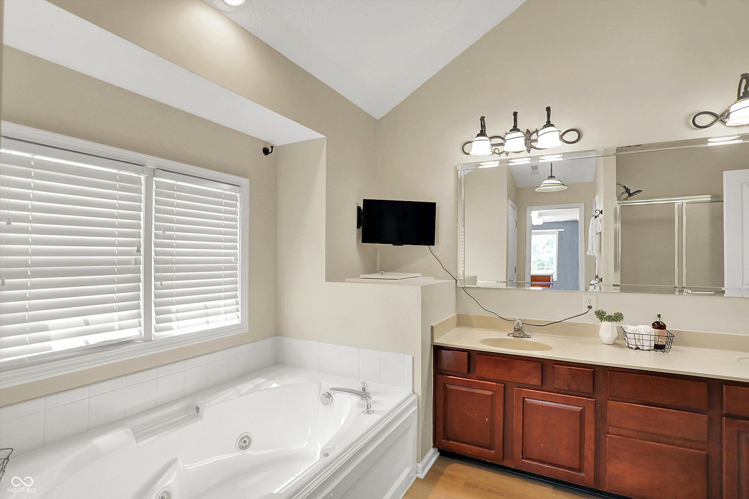 4279 Redwood Court