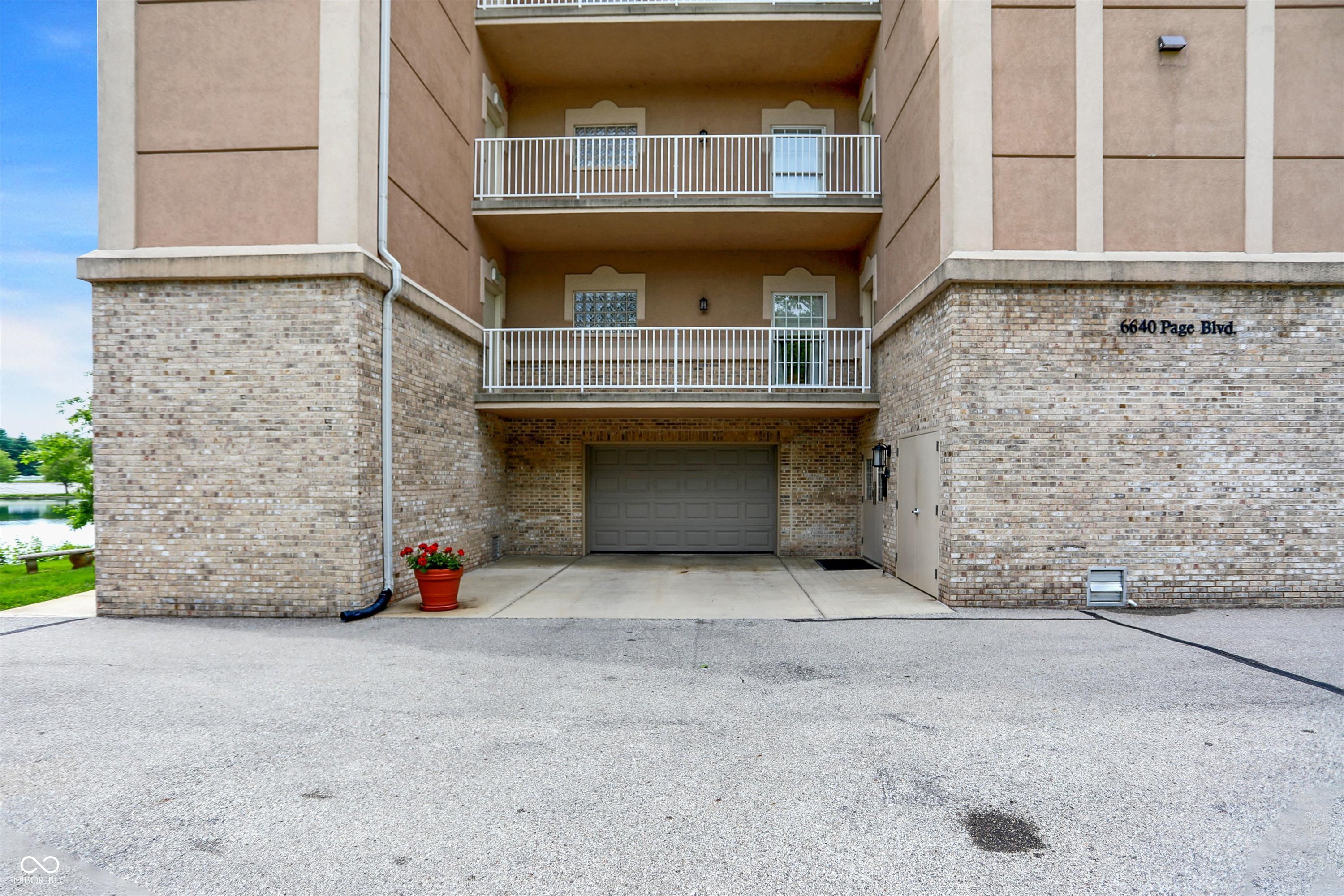 6640 Page Boulevard Unit: 101