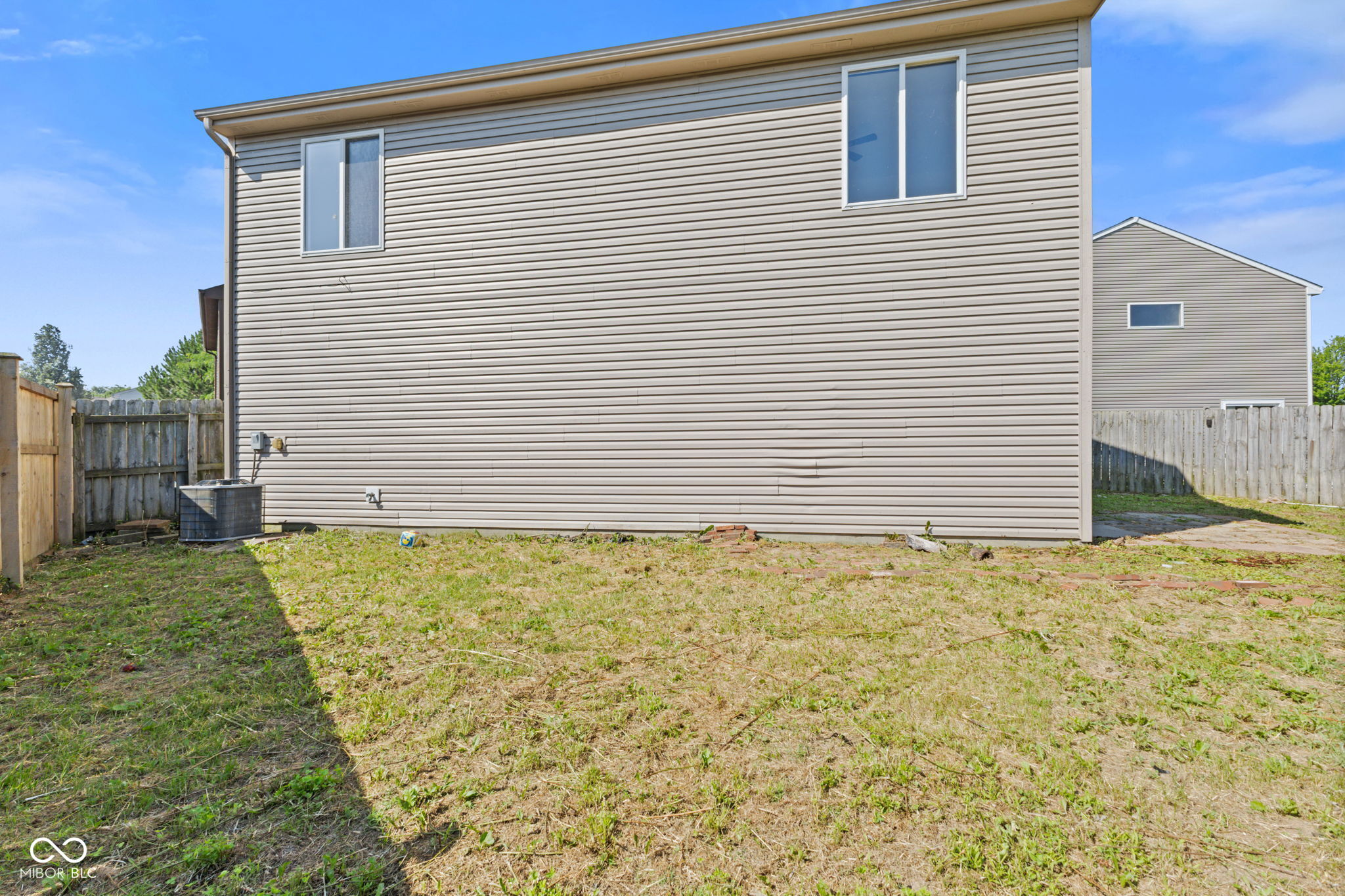 618 Stobus Drive