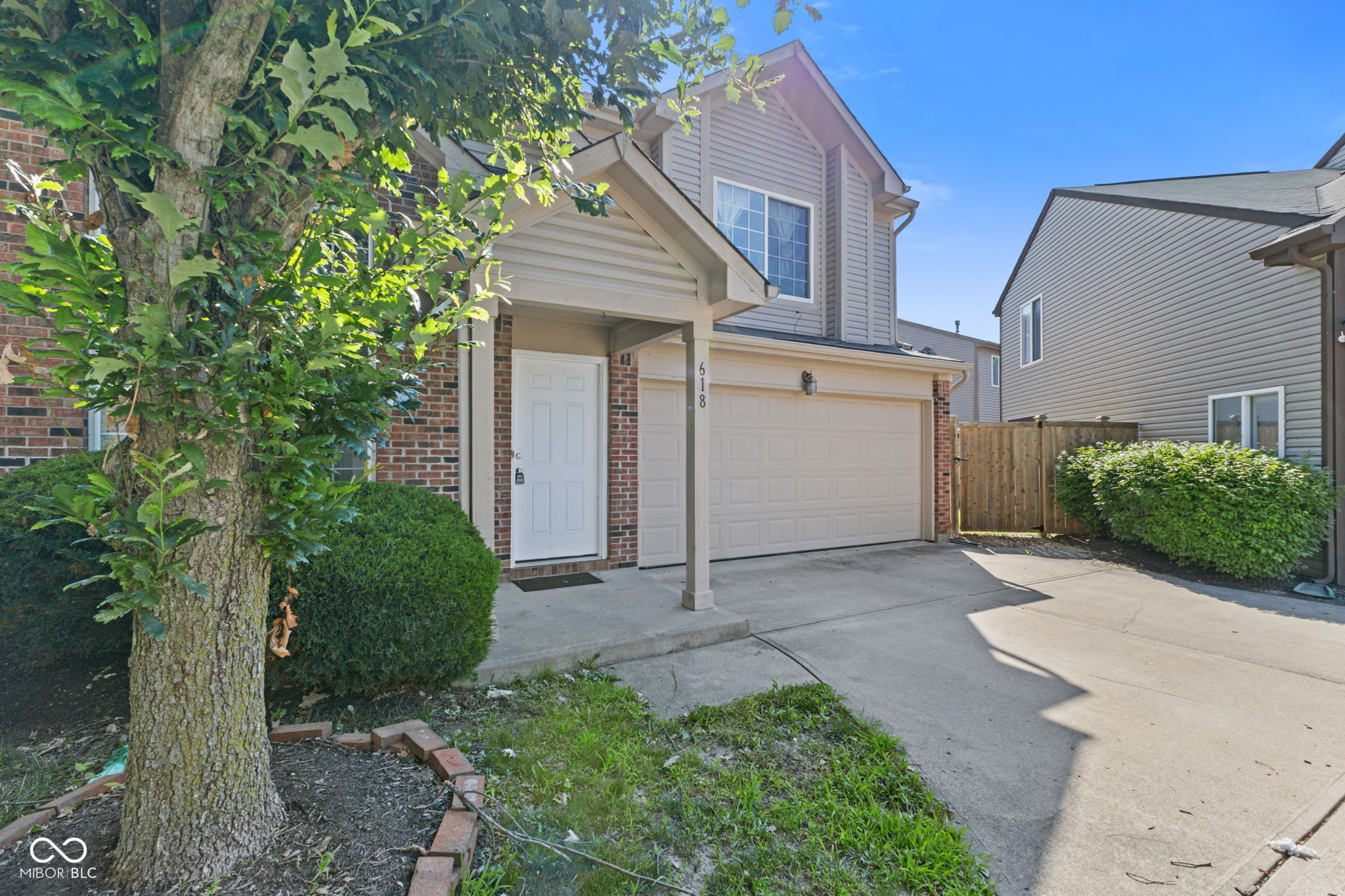618 Stobus Drive