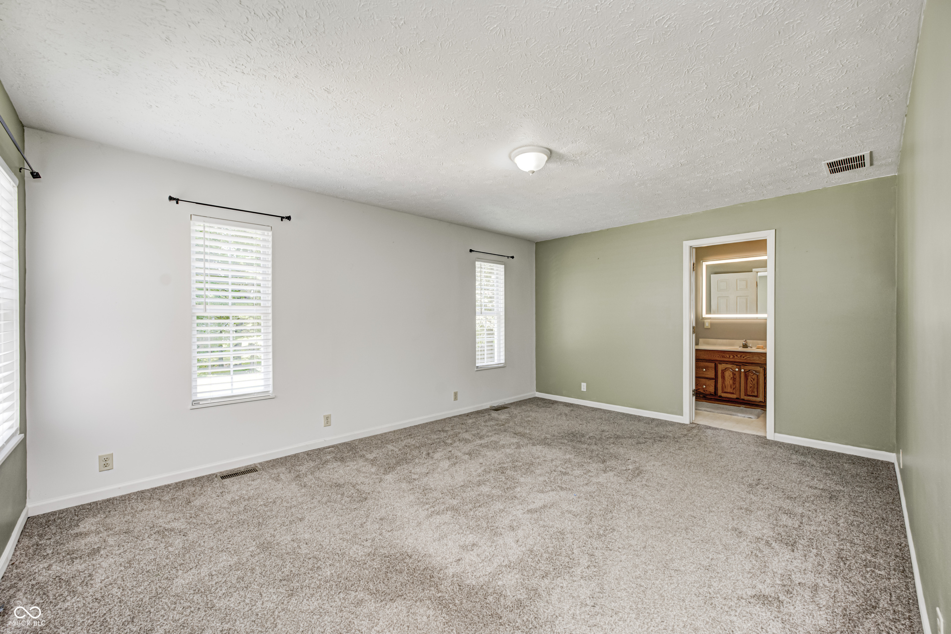 494 W Greencastle Road