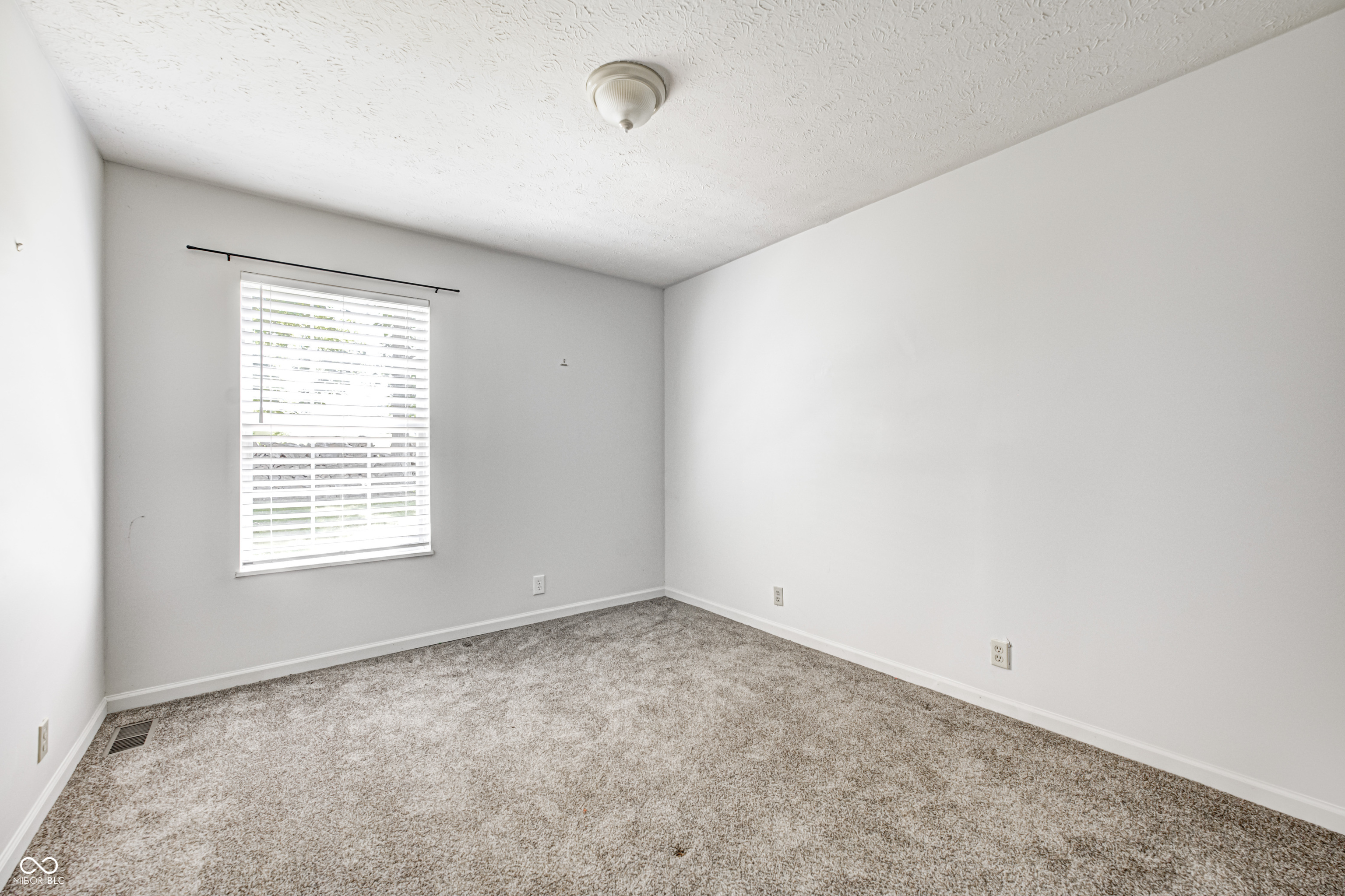 494 W Greencastle Road