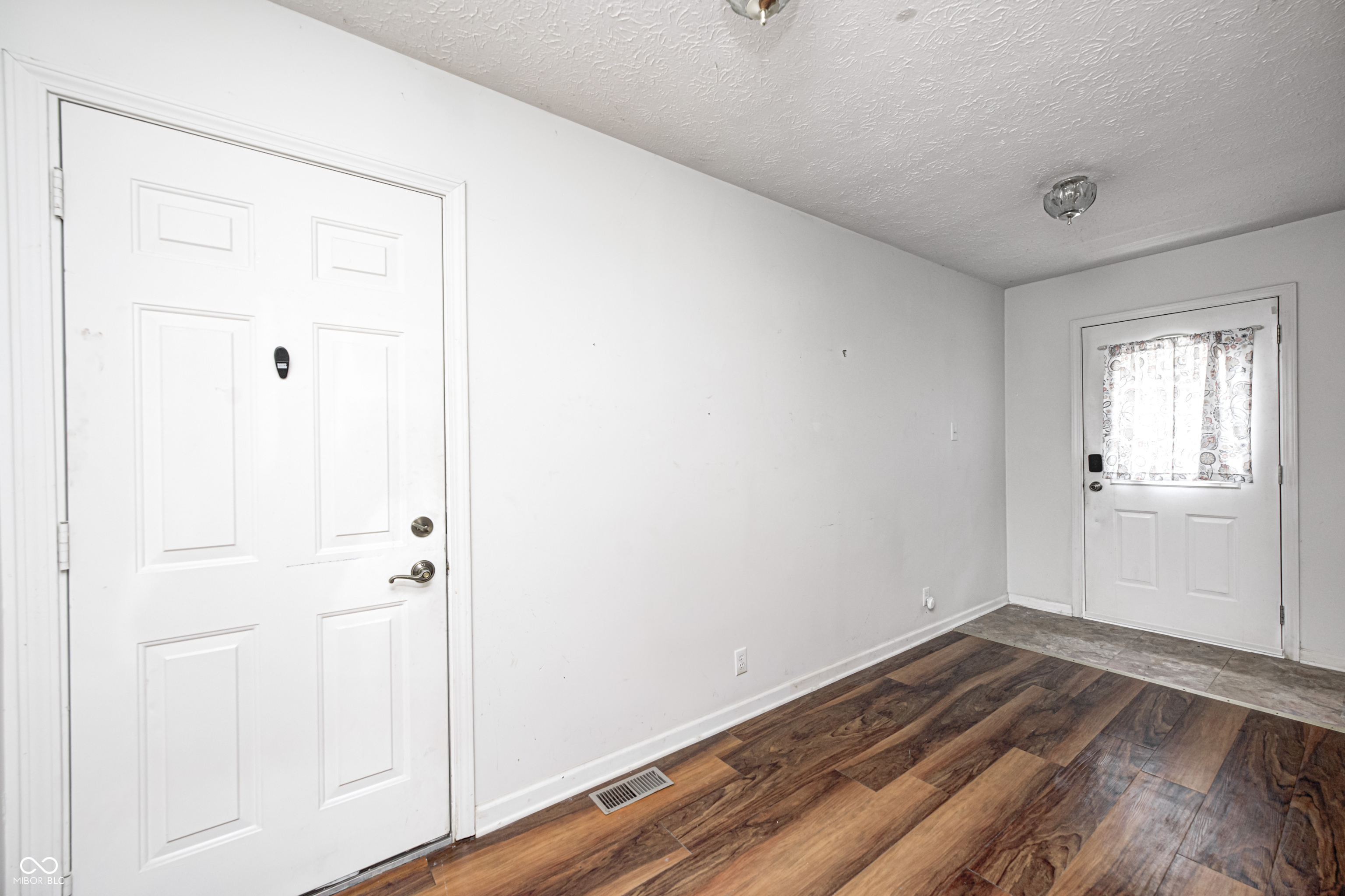 494 W Greencastle Road