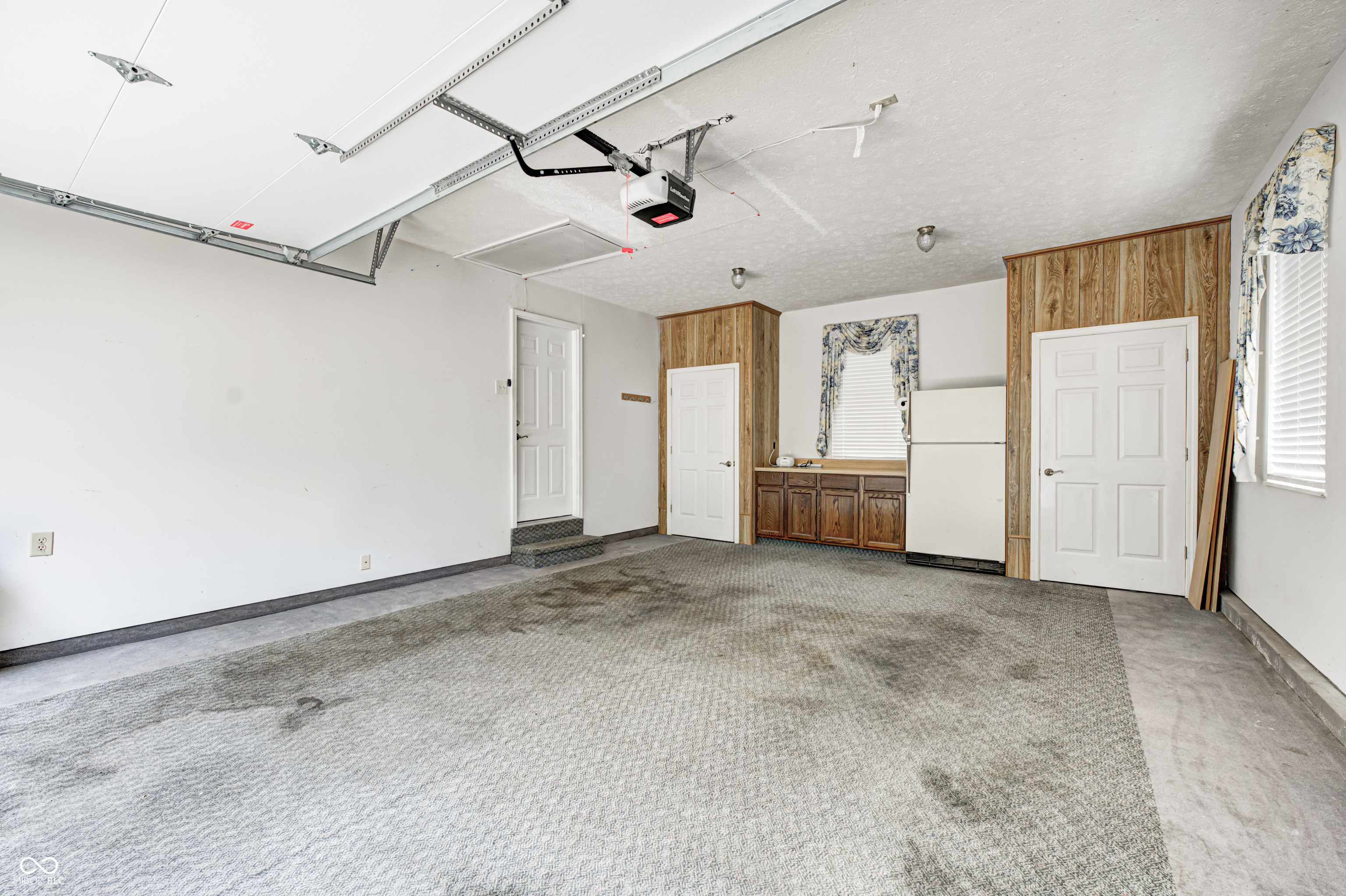 494 W Greencastle Road