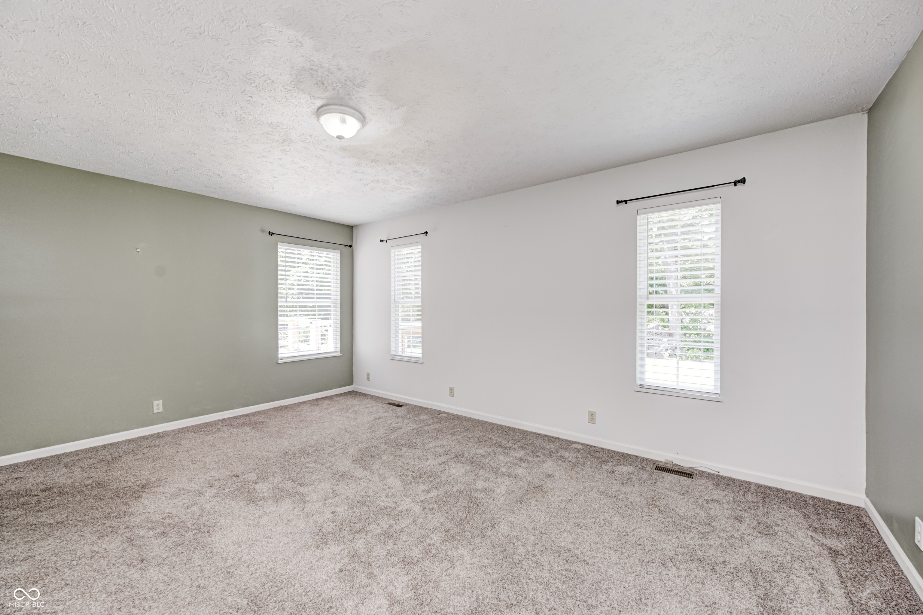 494 W Greencastle Road