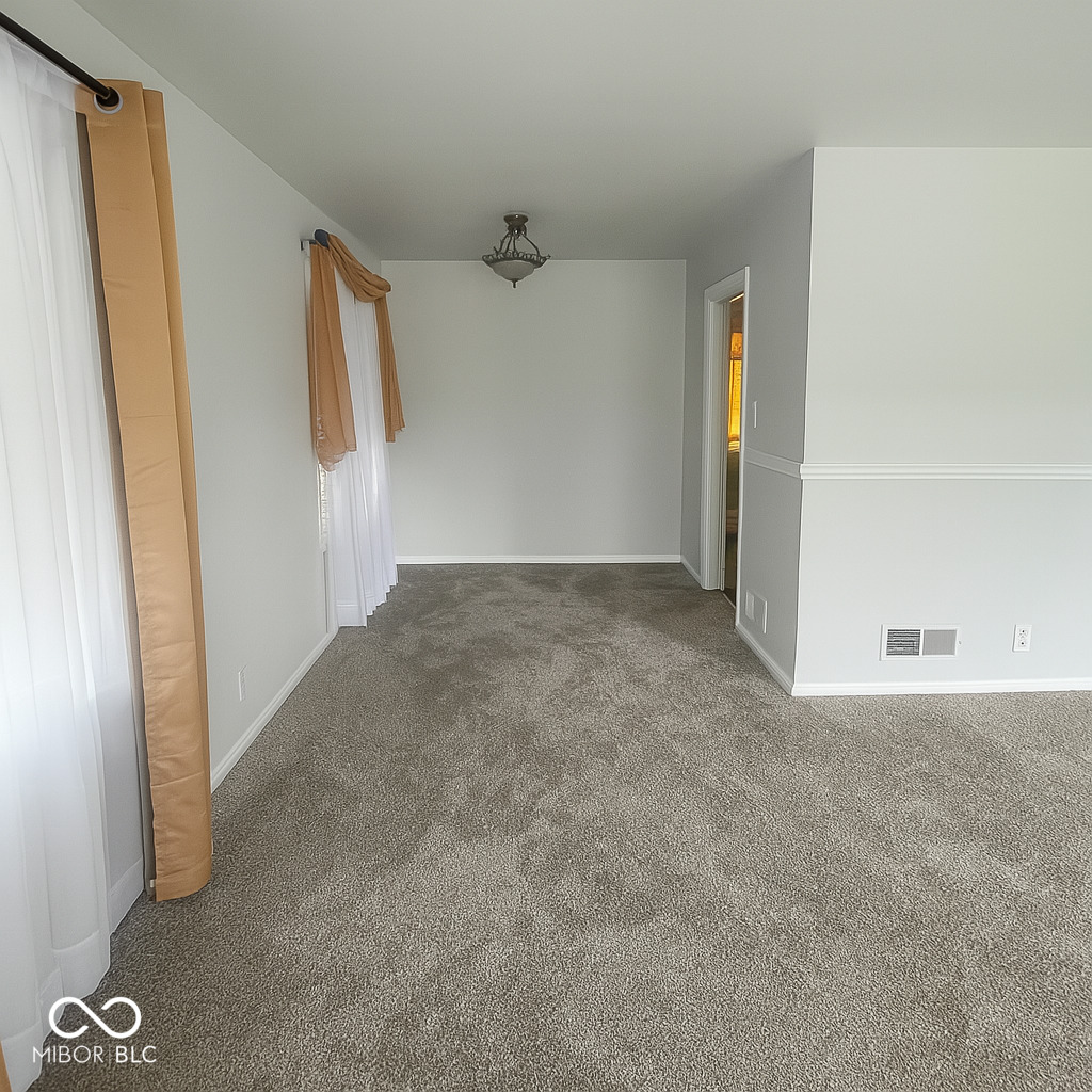 3642 N Dequincy Street