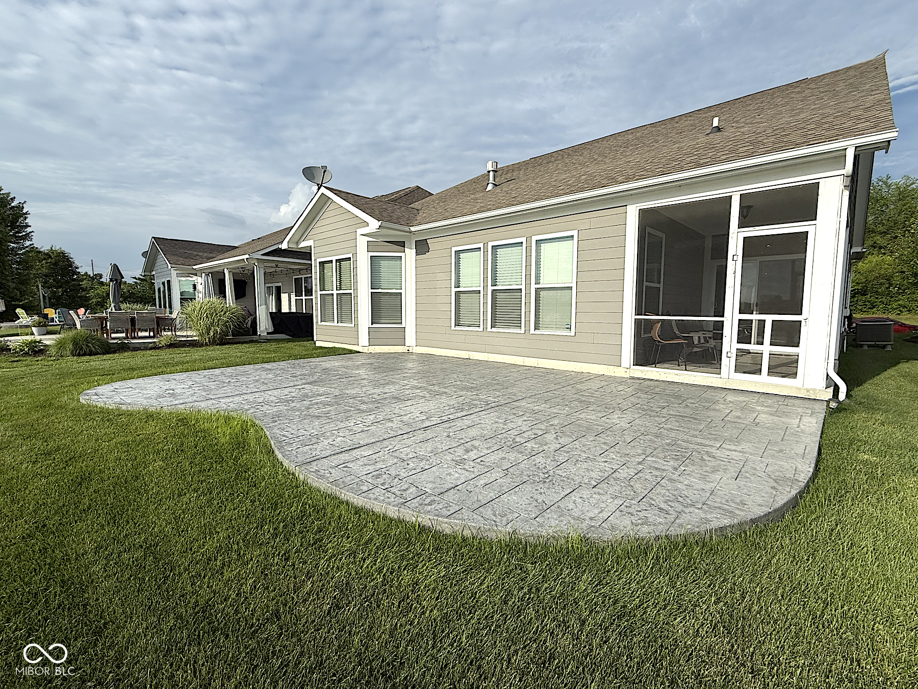 9404 Crystal River Drive
