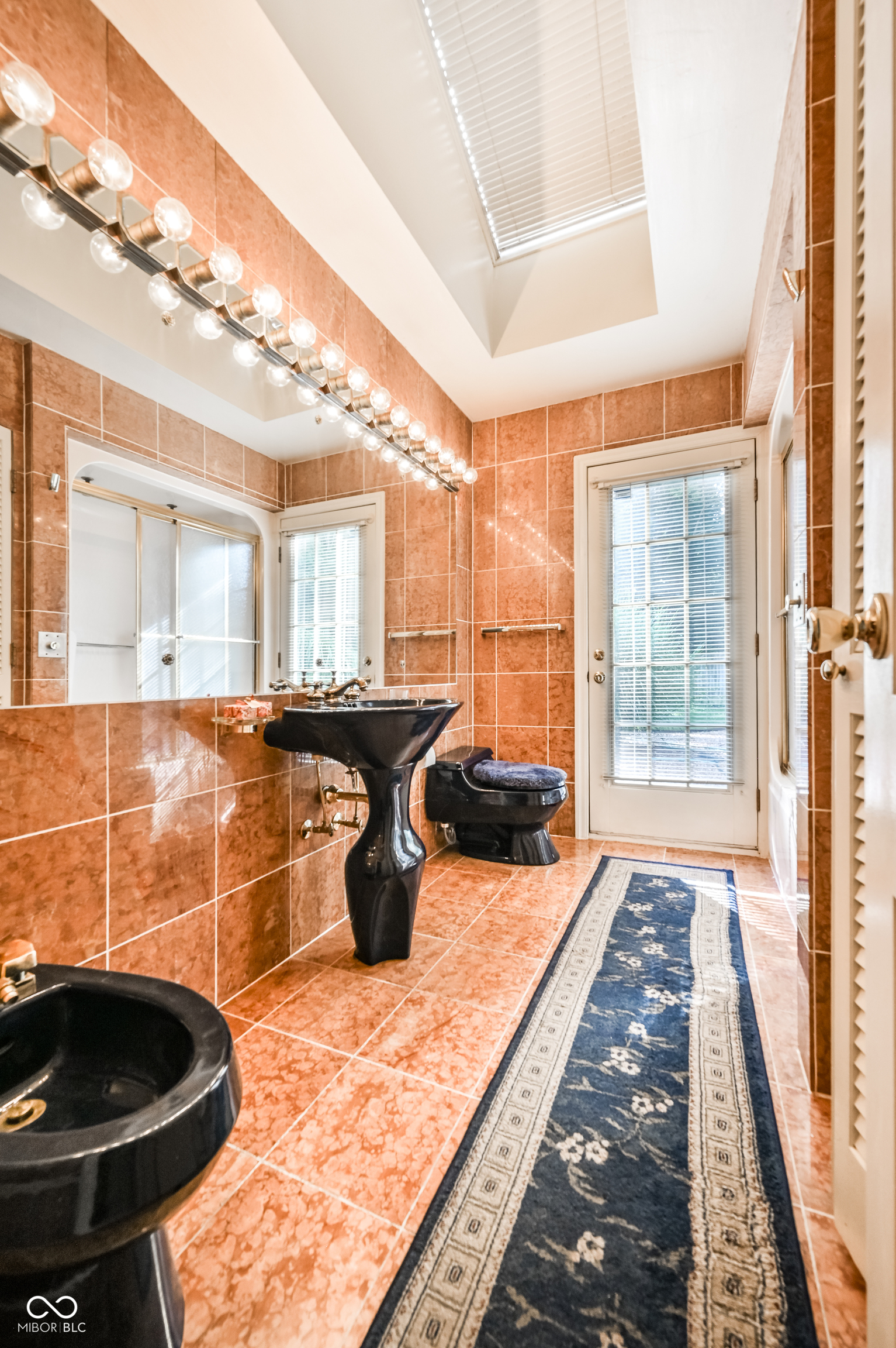 7039 Lantern Road