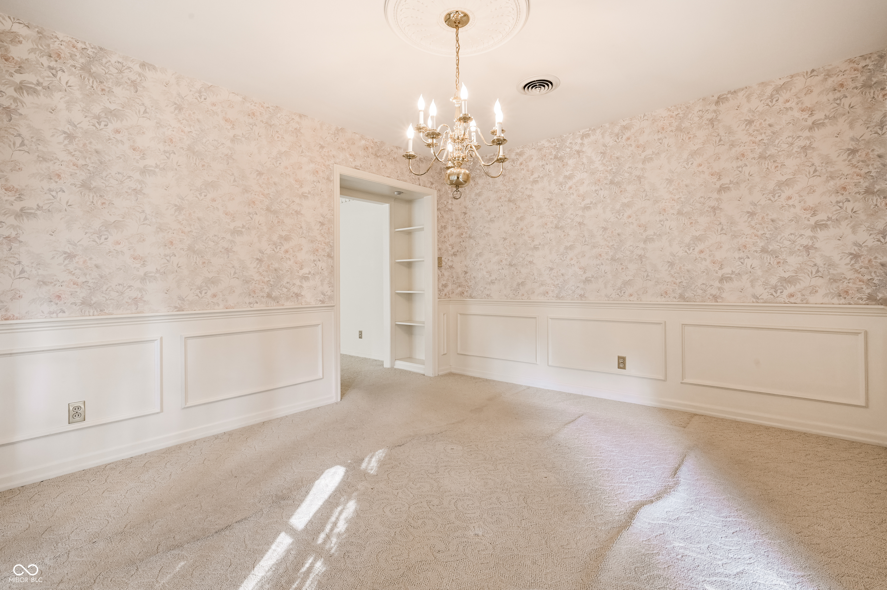 7039 Lantern Road