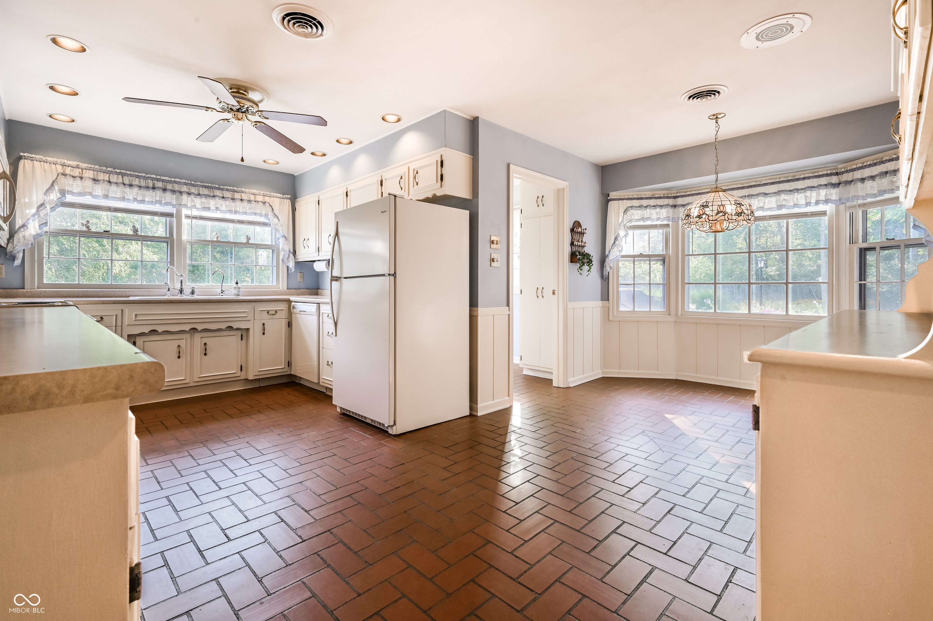 7039 Lantern Road