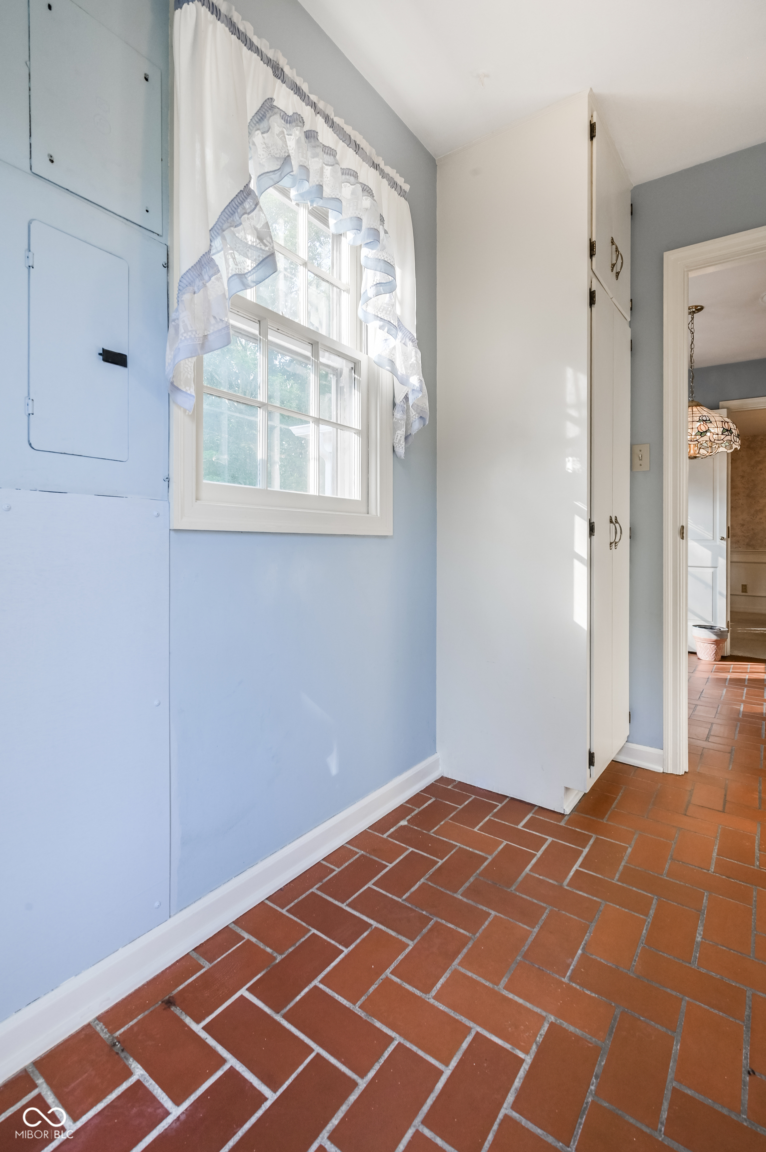 7039 Lantern Road