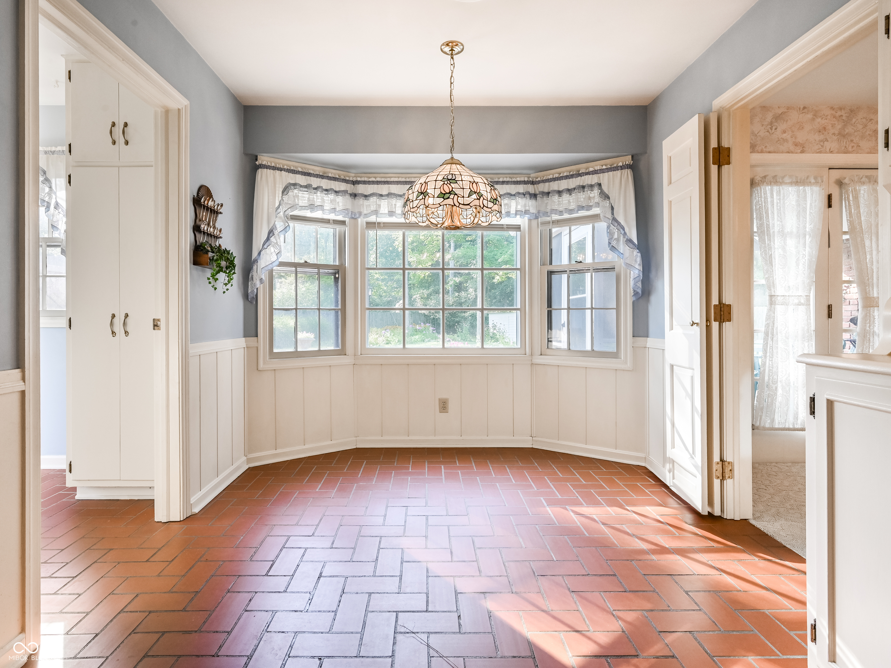 7039 Lantern Road