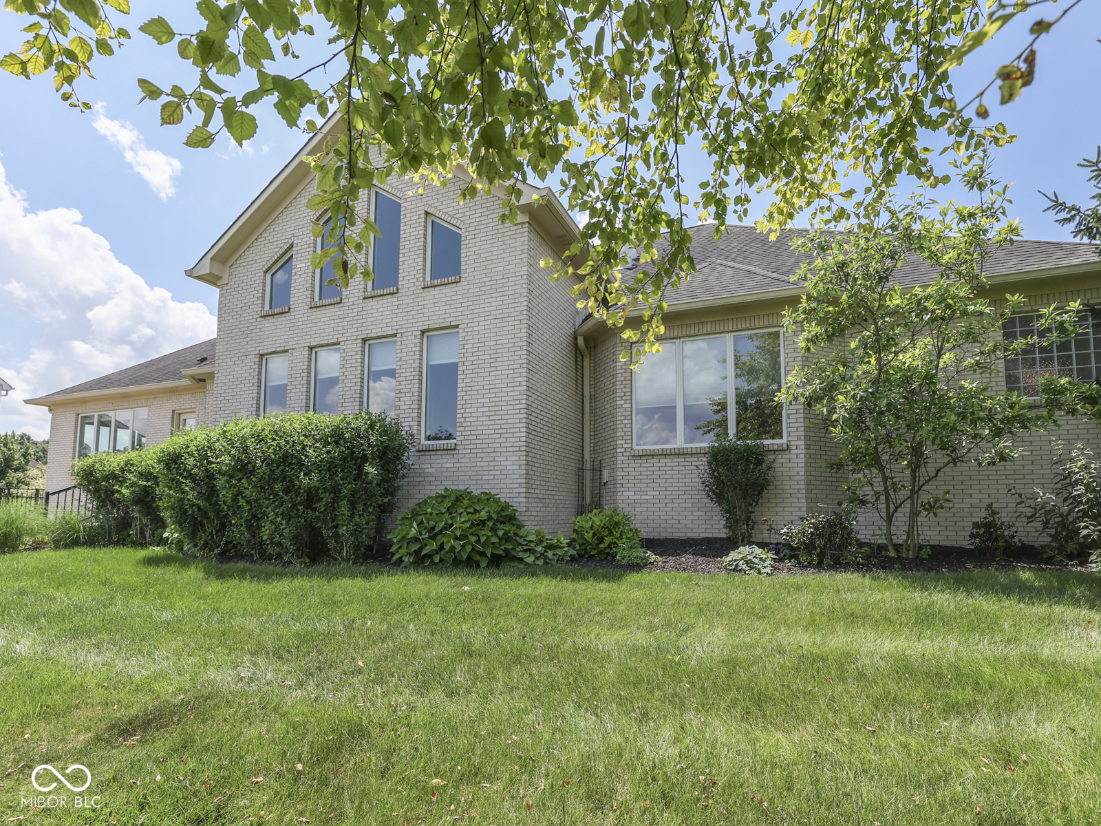 3270 Cherokee Circle