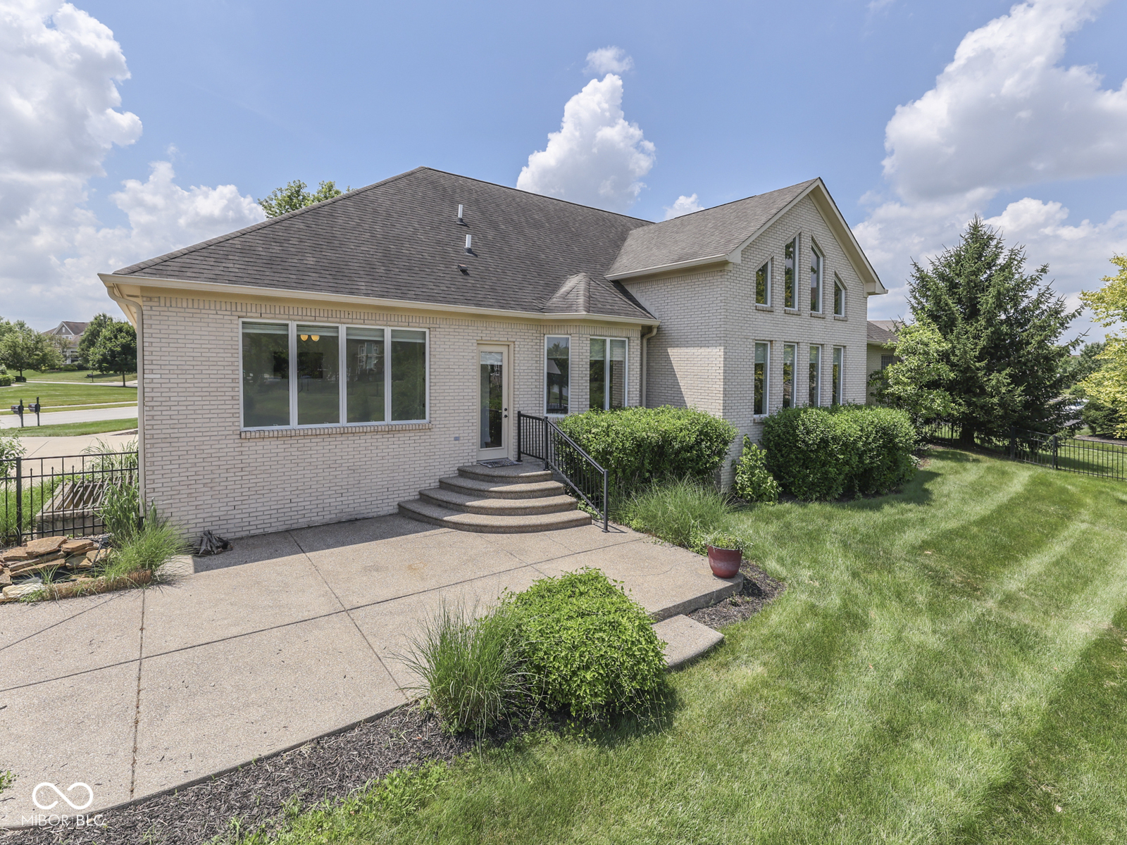 3270 Cherokee Circle