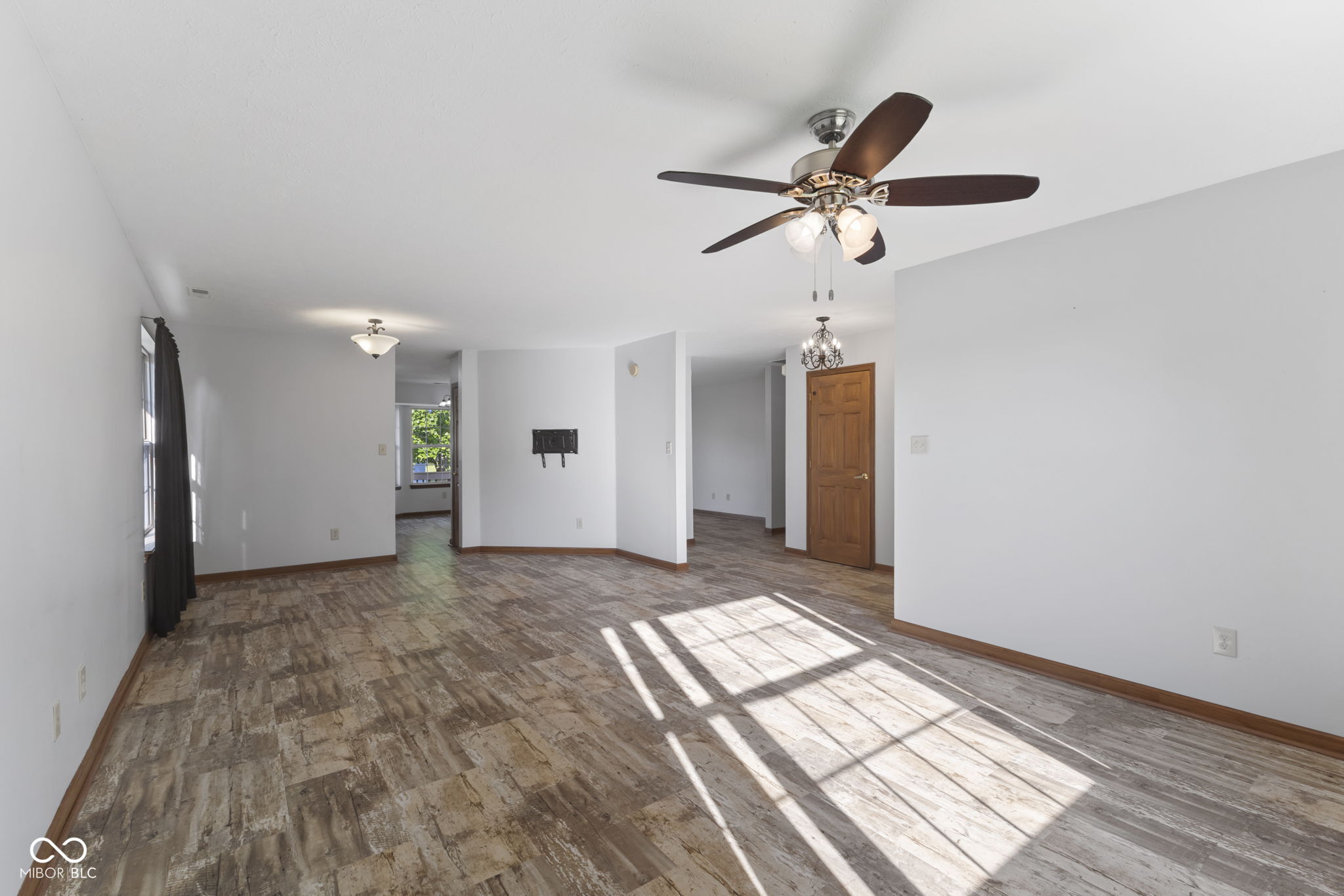 282 N Greenbriar Drive