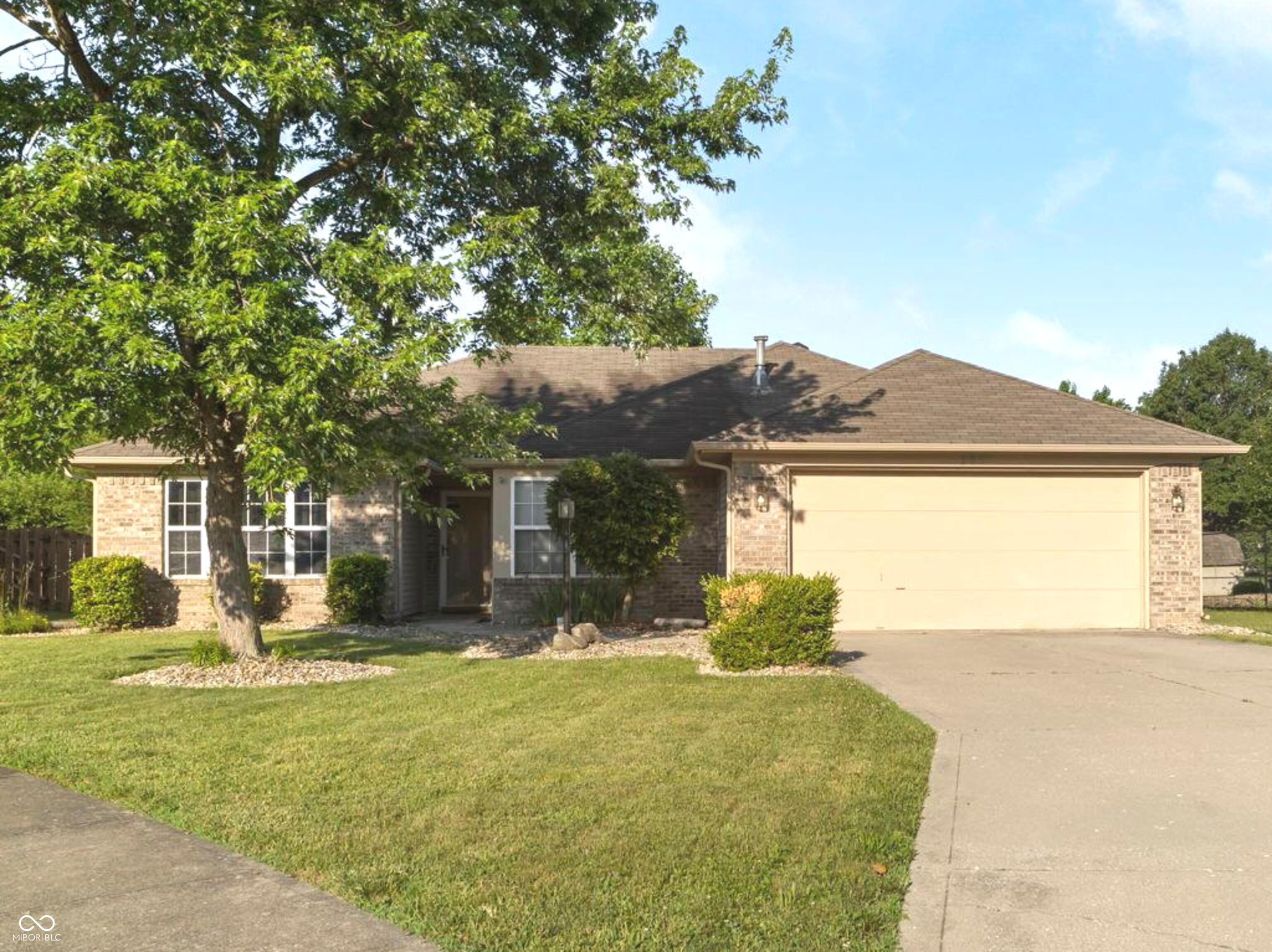 282 N Greenbriar Drive