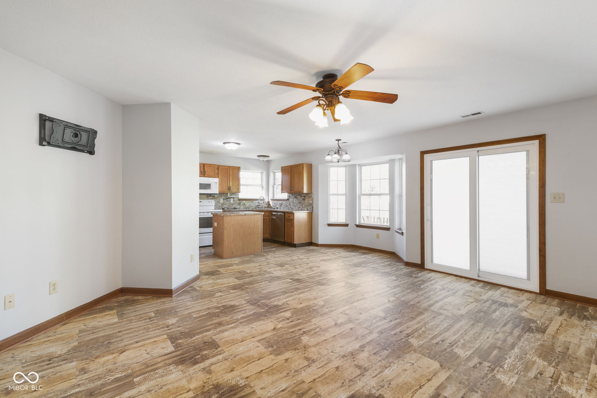 282 N Greenbriar Drive