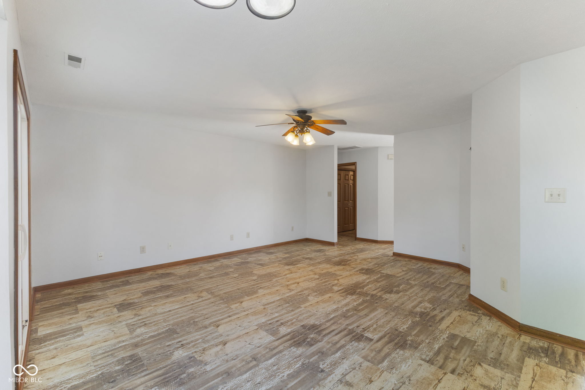 282 N Greenbriar Drive
