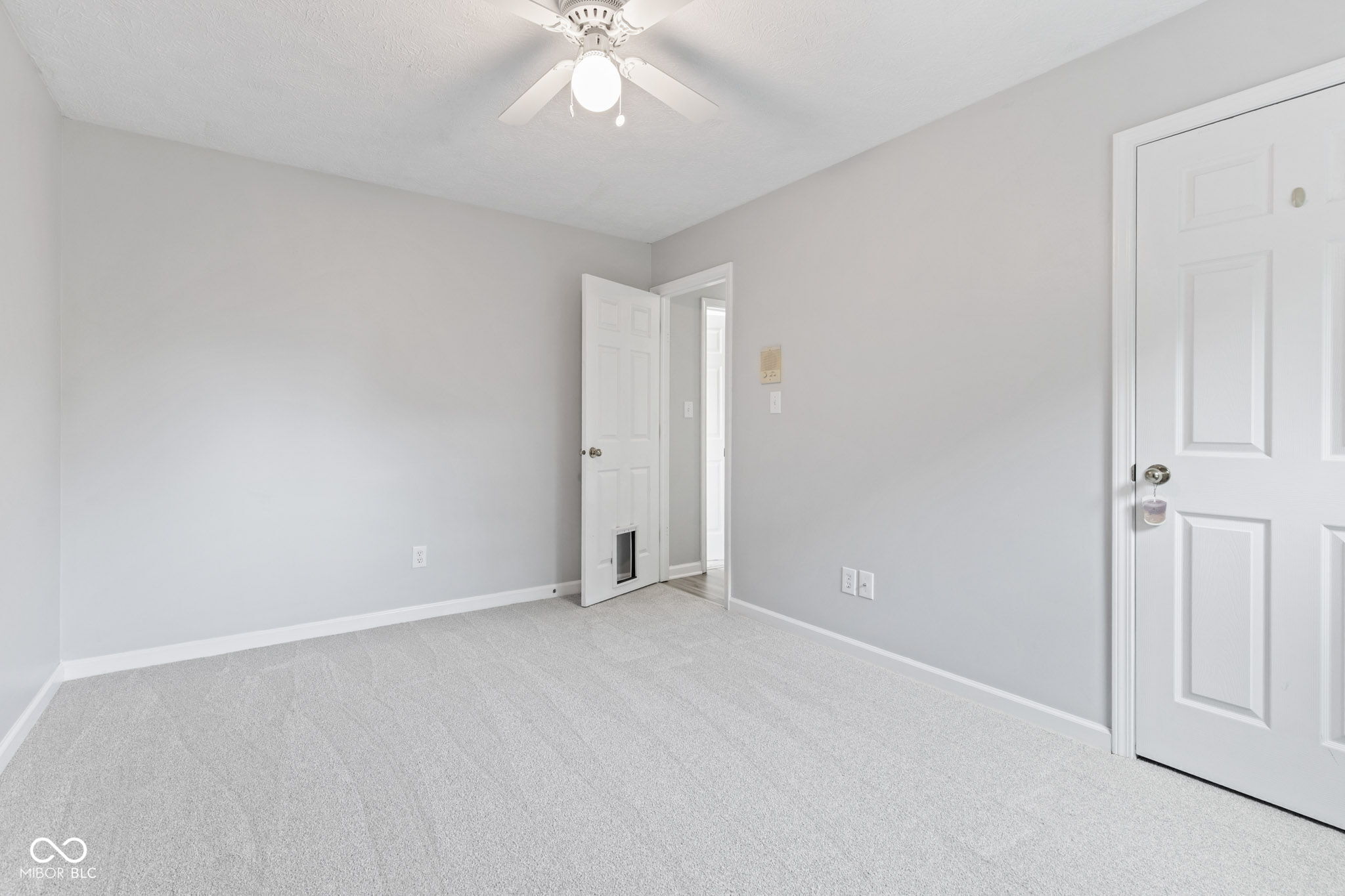 8812 Glass Chimney Lane
