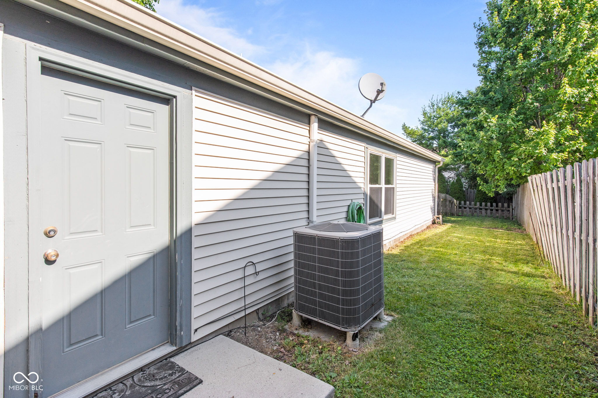 8812 Glass Chimney Lane