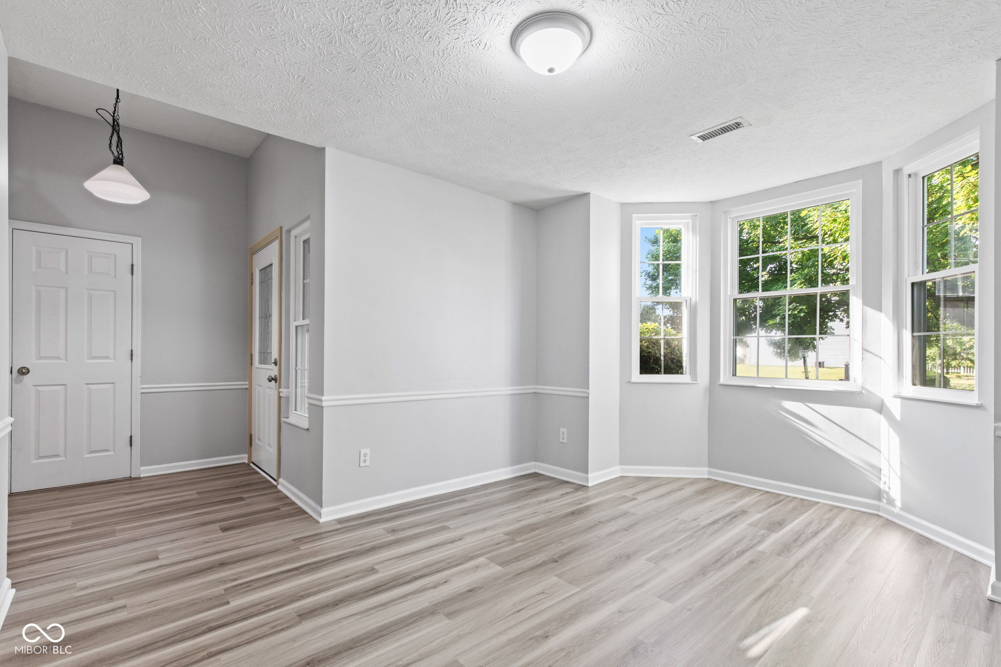 8812 Glass Chimney Lane