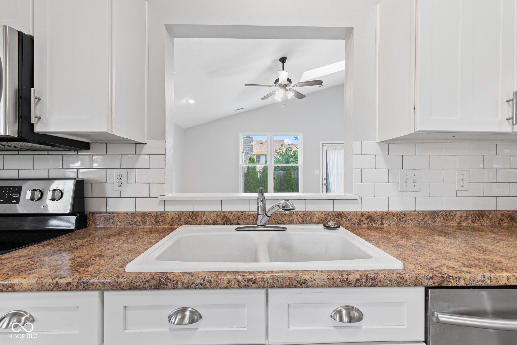 8812 Glass Chimney Lane