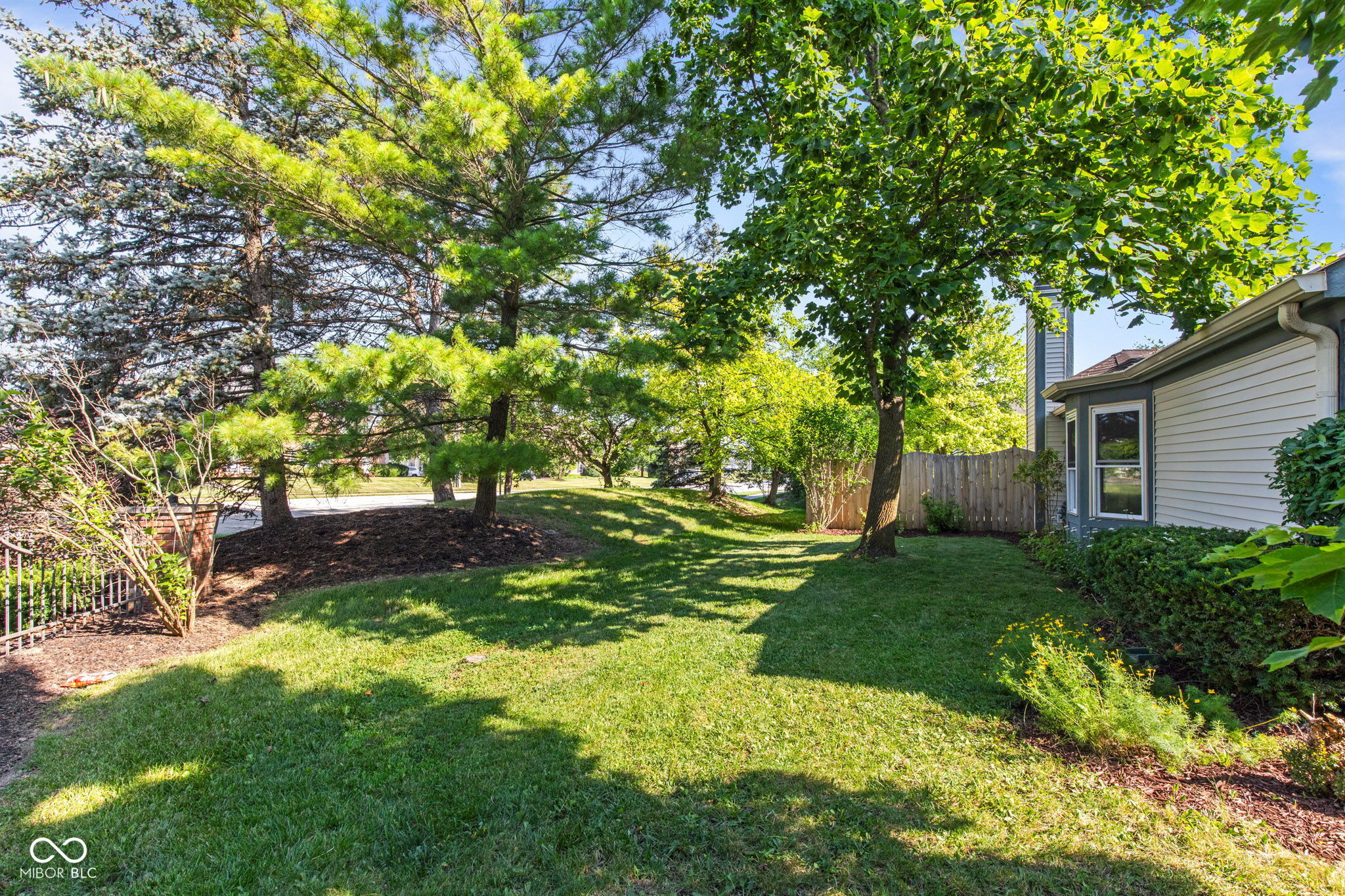 8812 Glass Chimney Lane