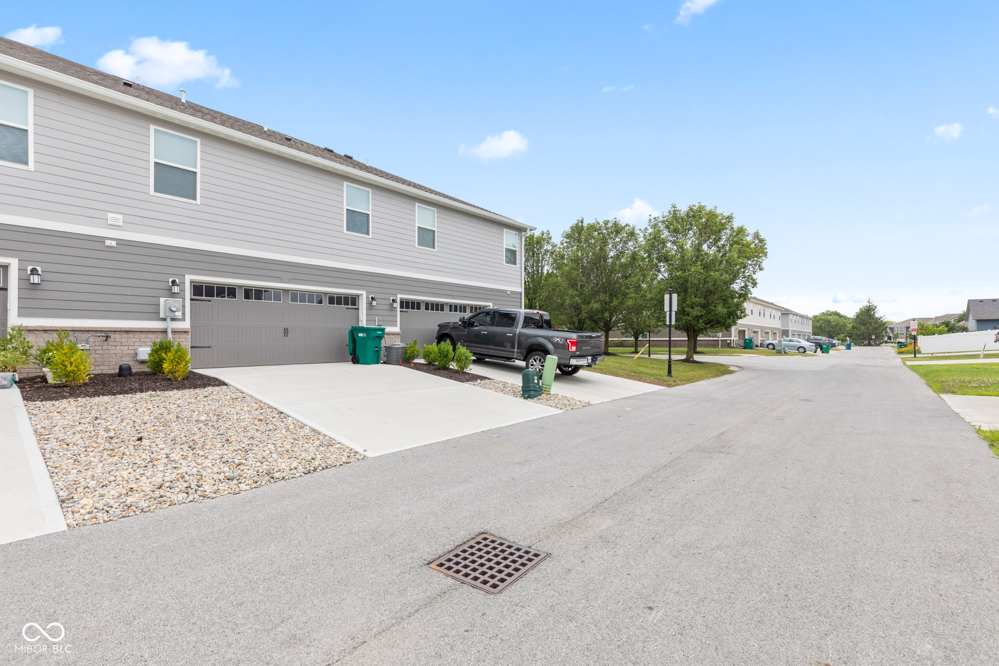7239 Governors Row