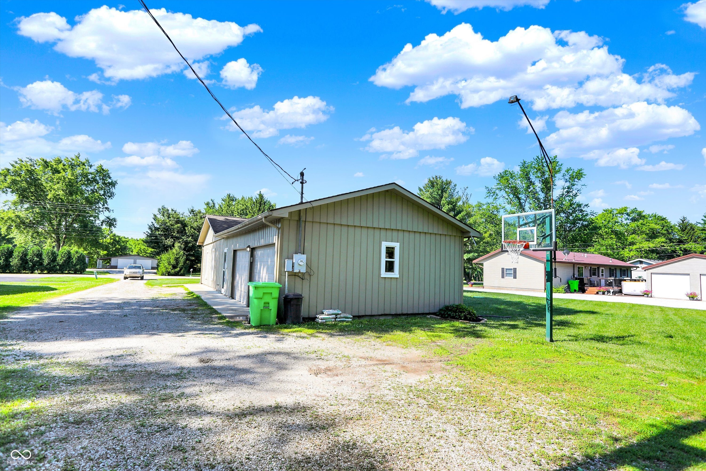 1328 E 600 N