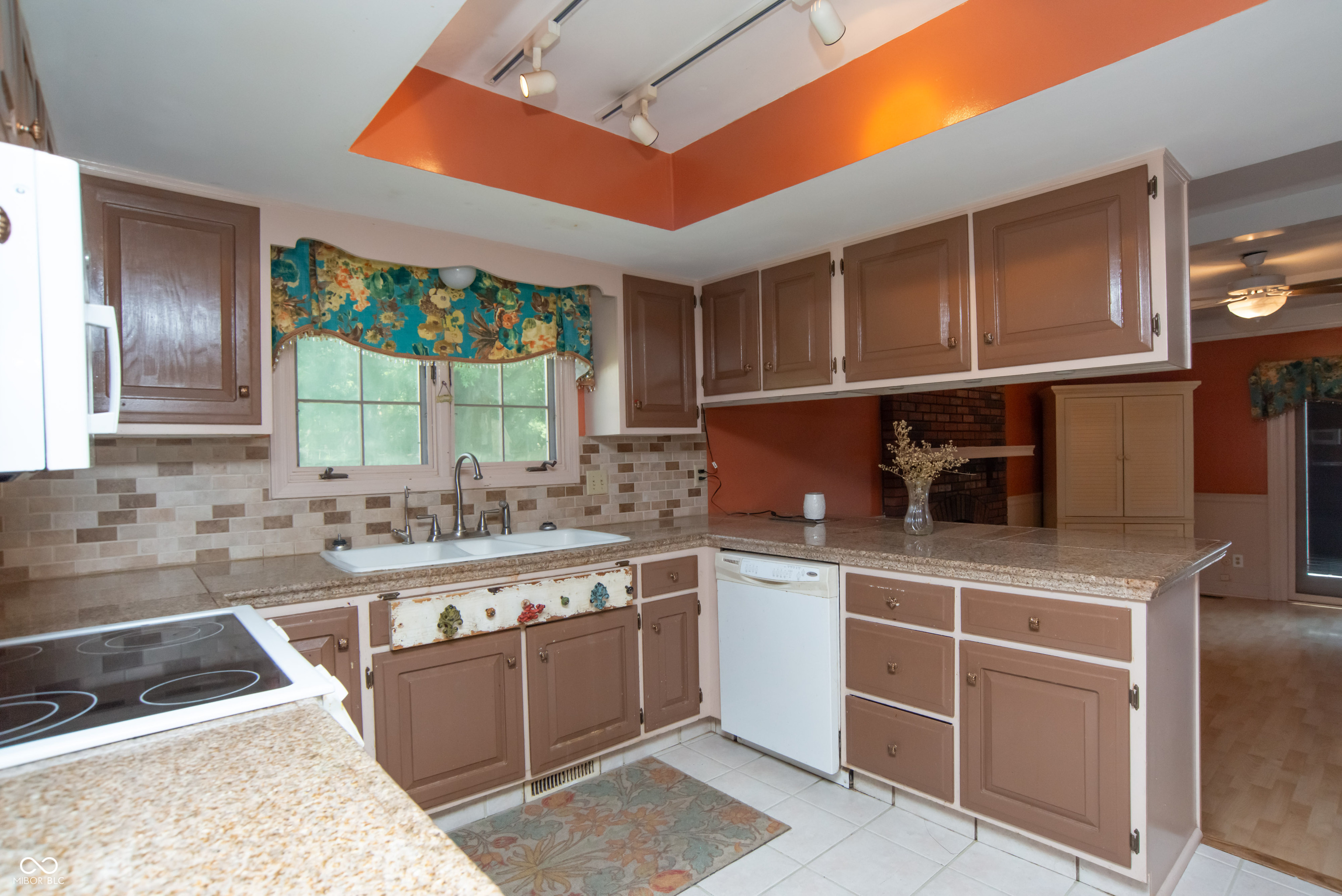 8841 Rocky Ridge Road