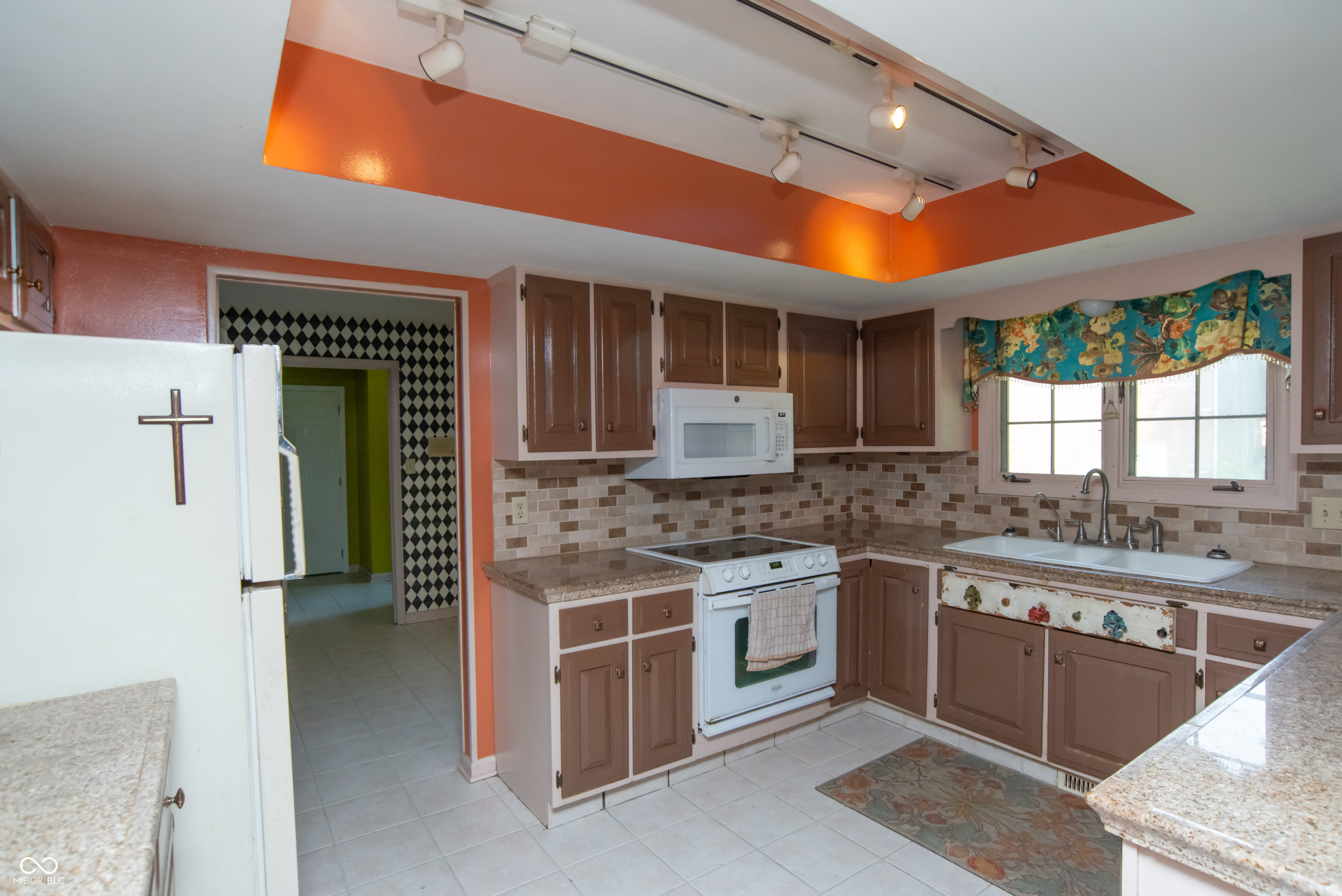 8841 Rocky Ridge Road