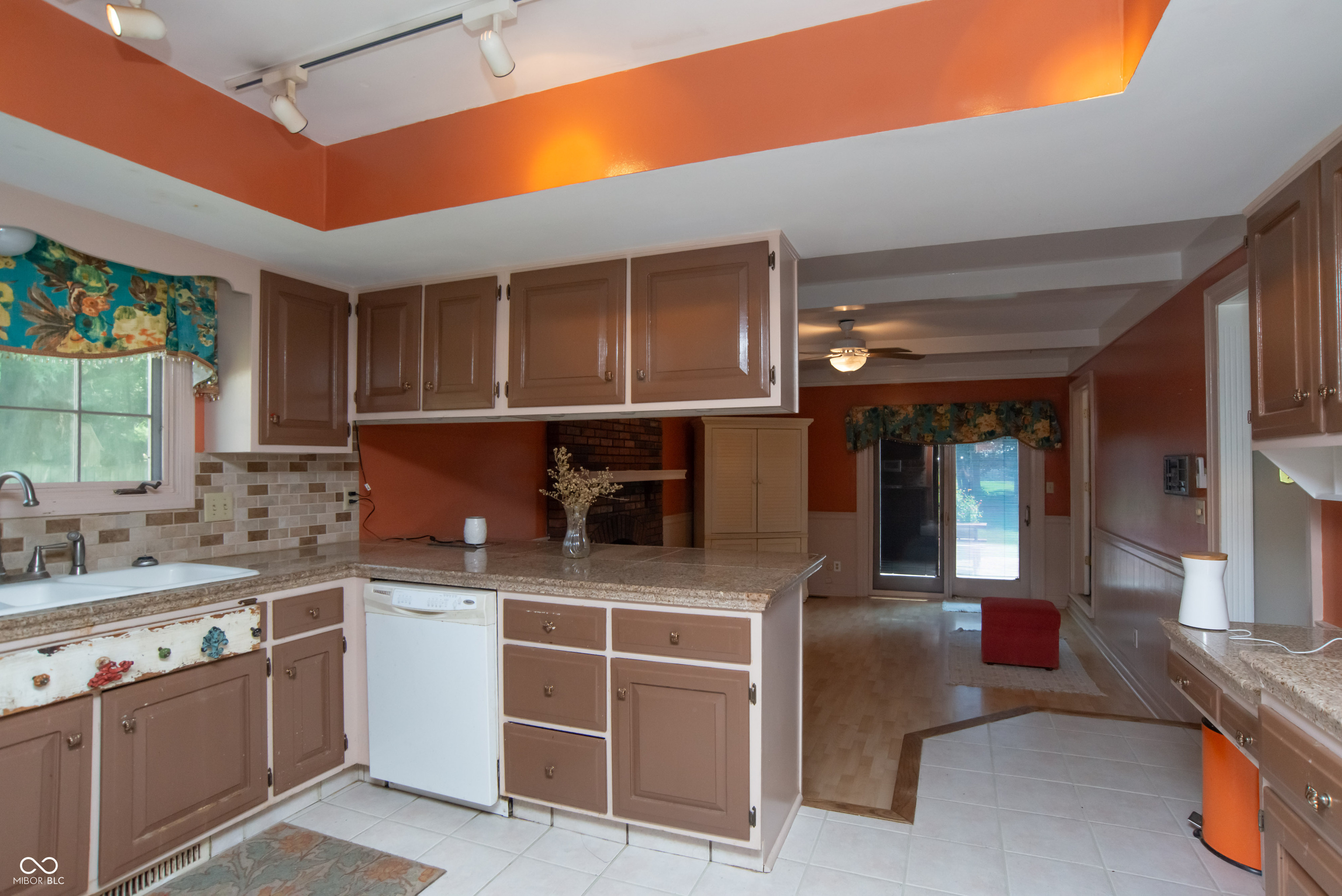 8841 Rocky Ridge Road