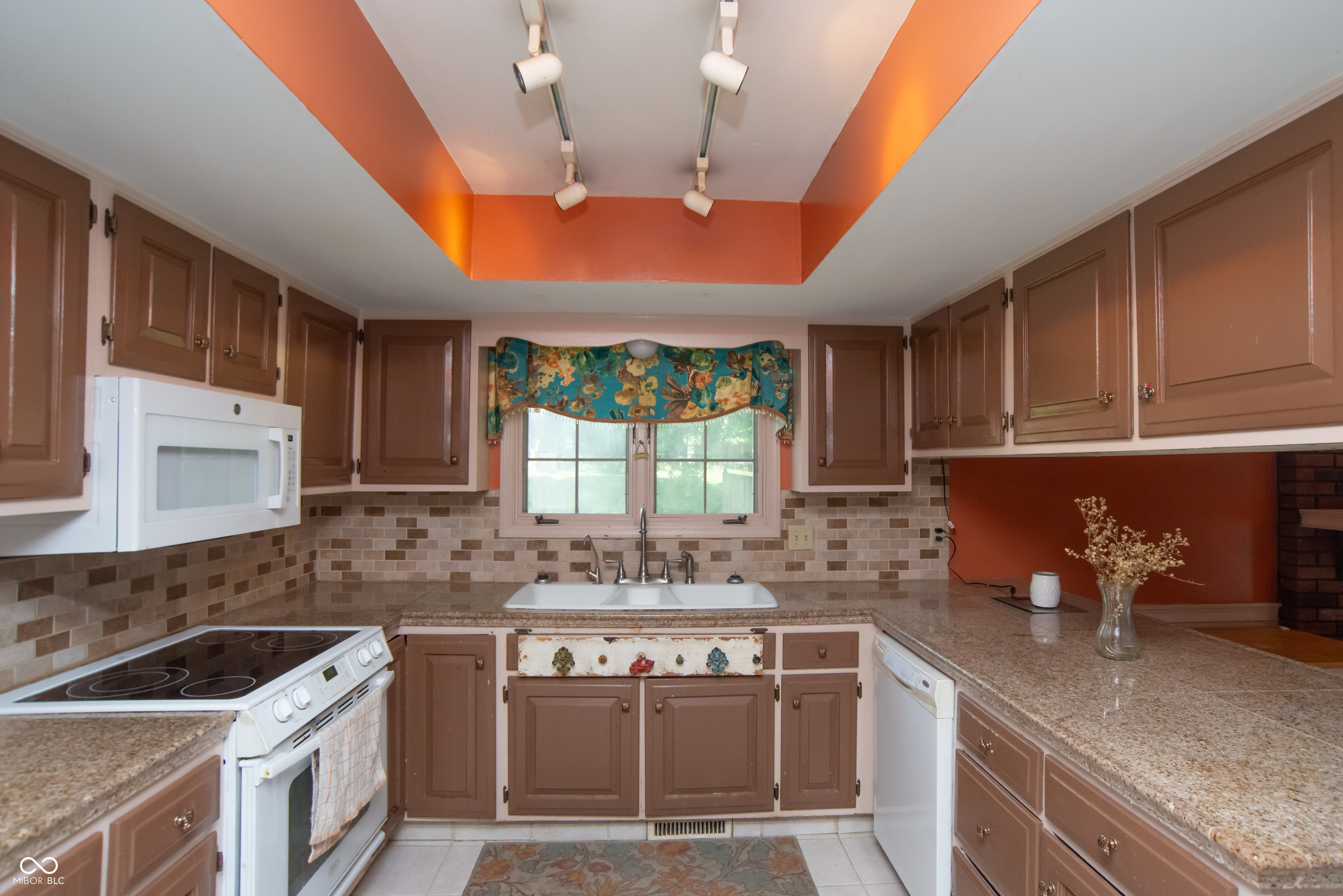 8841 Rocky Ridge Road