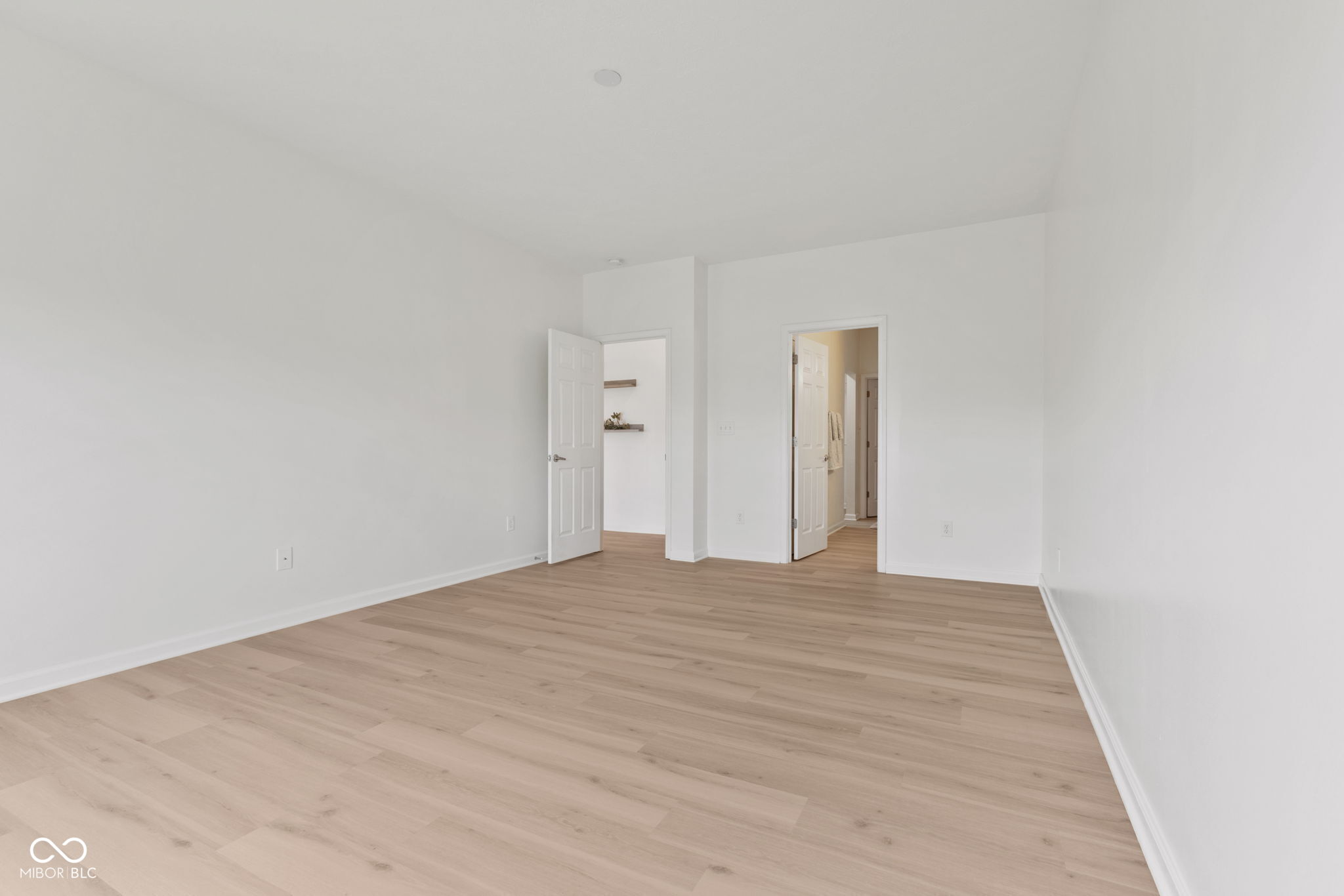 5301 Tanglewood Lane