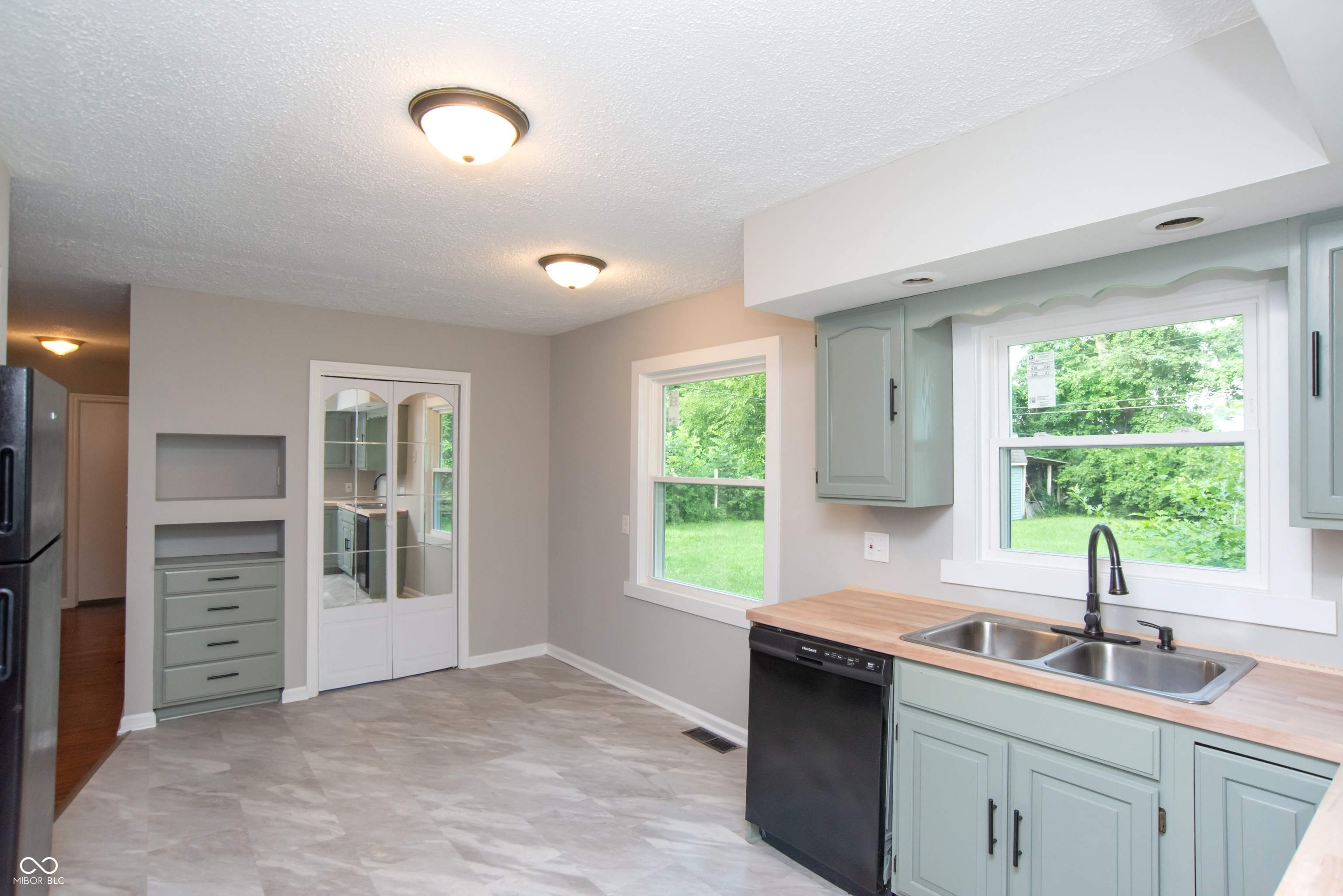 1921 Newhaven Drive